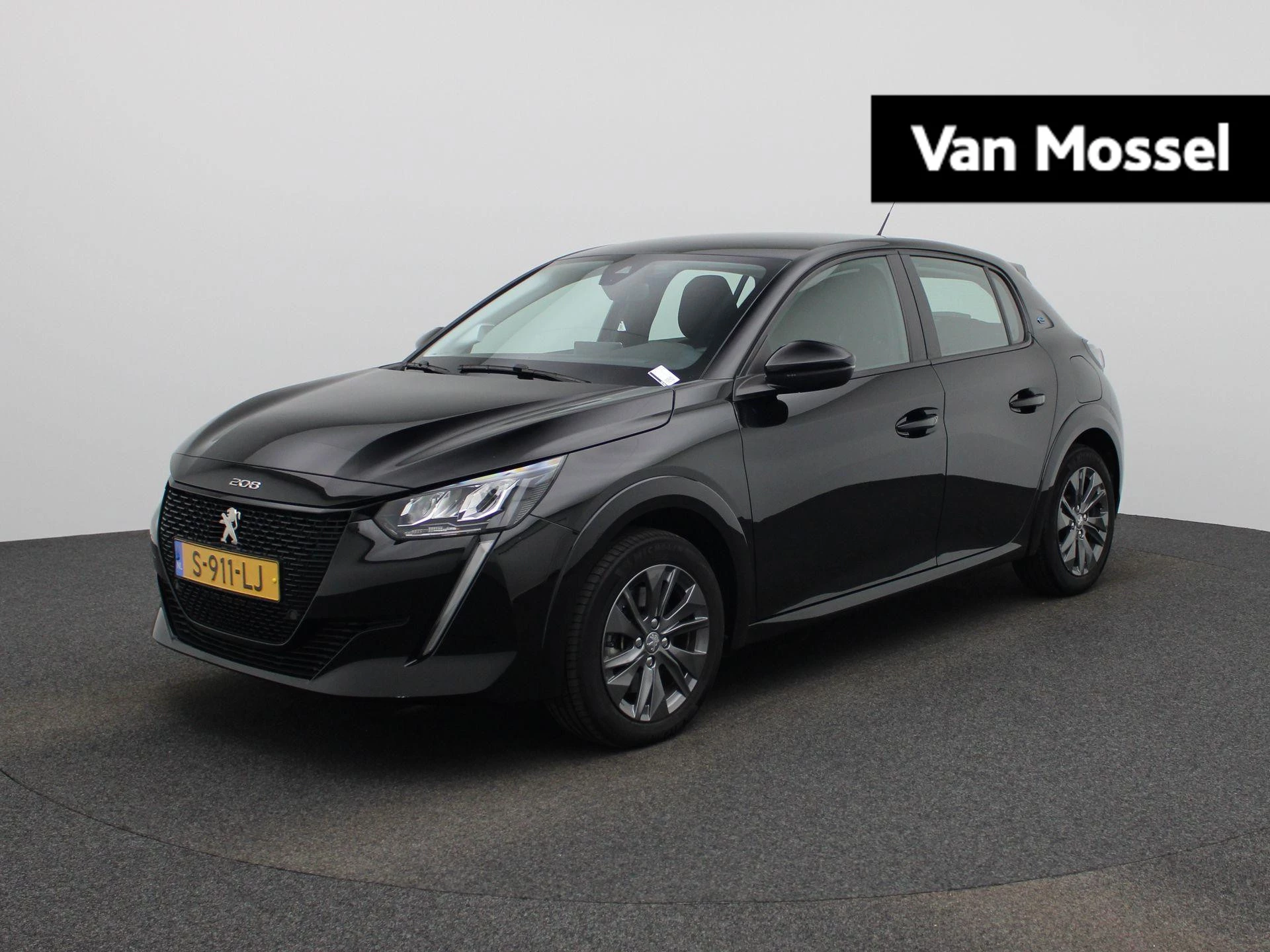 Peugeot-e-208-image-0