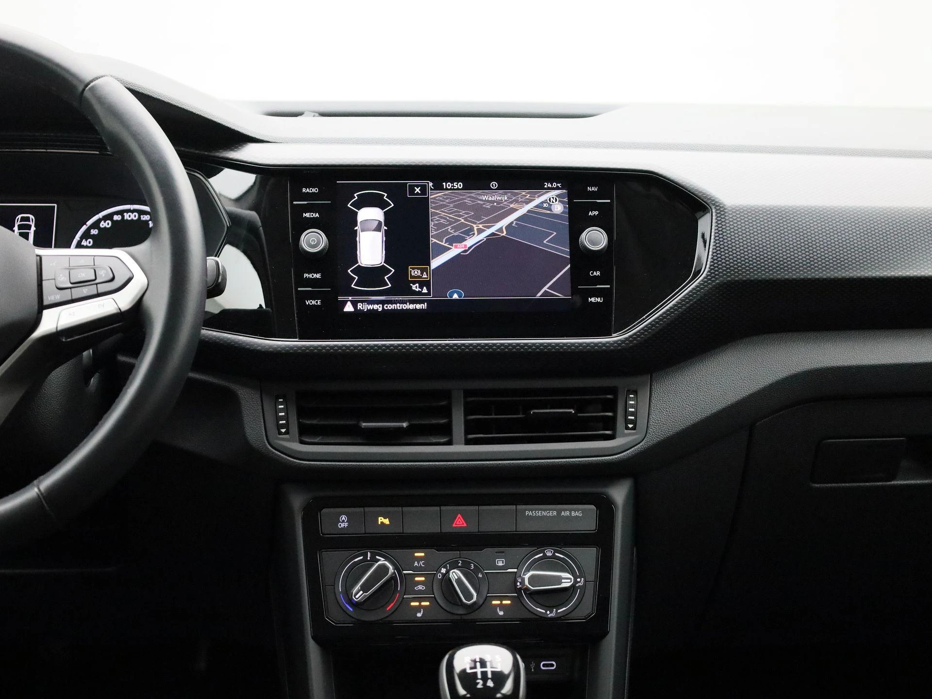 Volkswagen-T-Cross-image-8