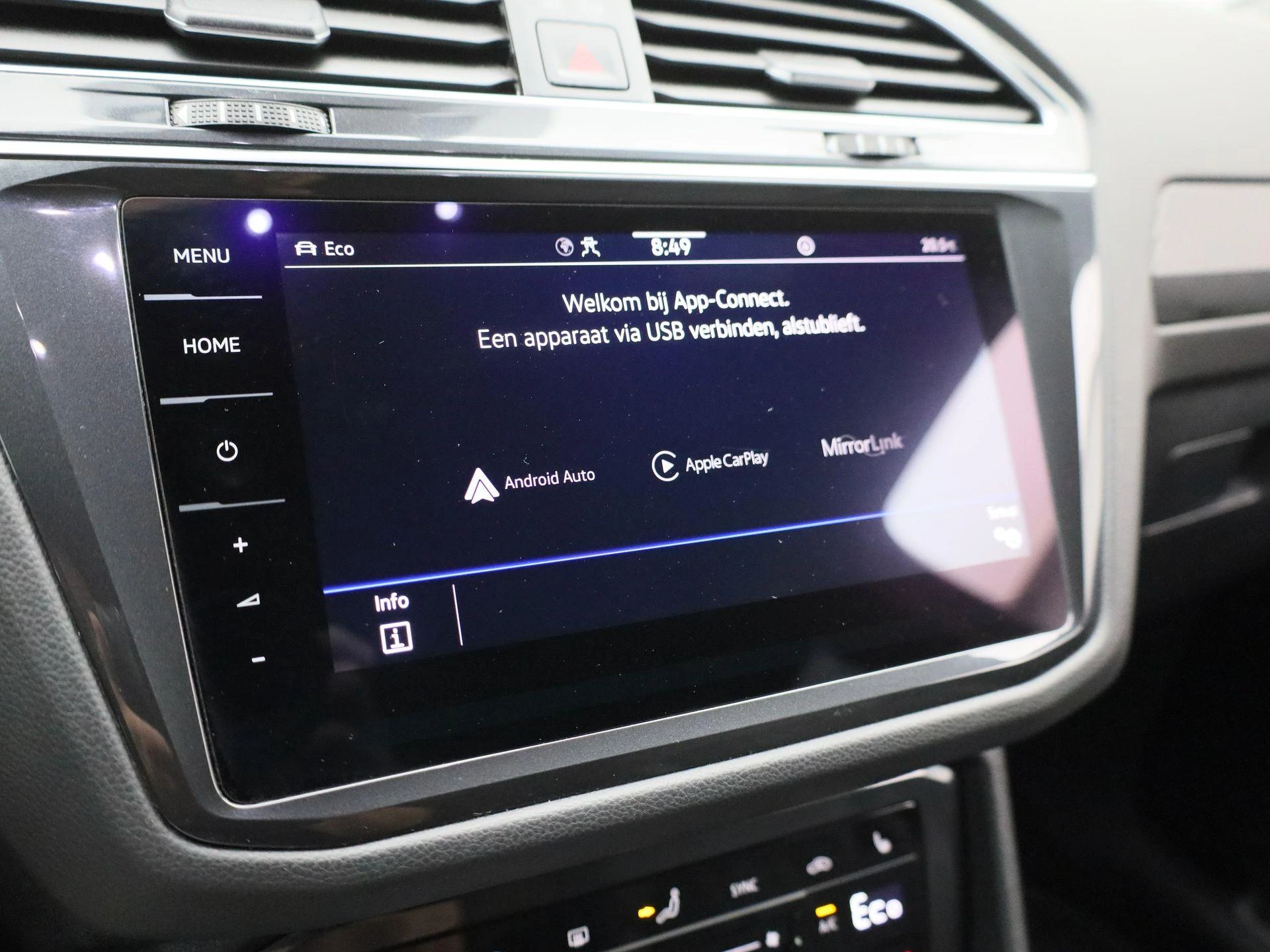 Volkswagen-Tiguan-image-25
