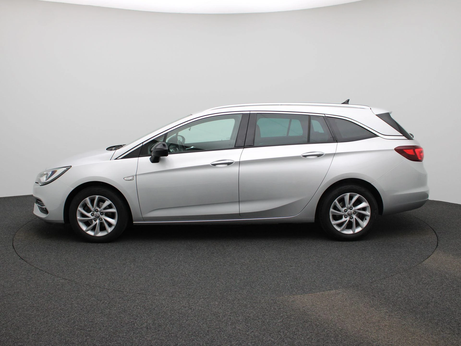 Opel-Astra-image-3
