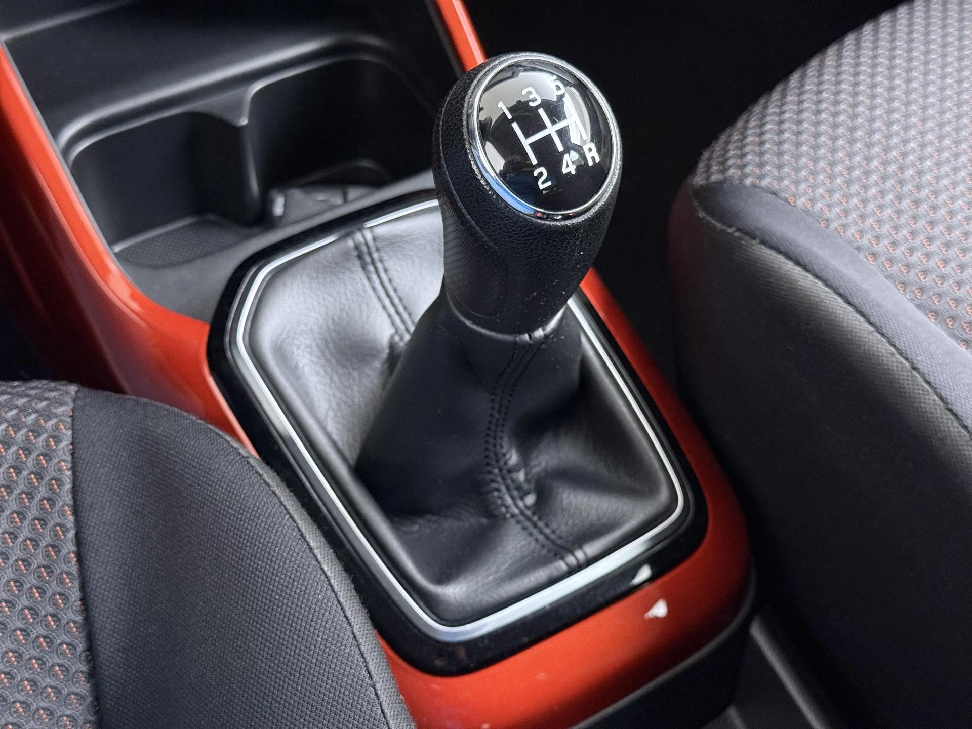 Suzuki-Ignis-image-27