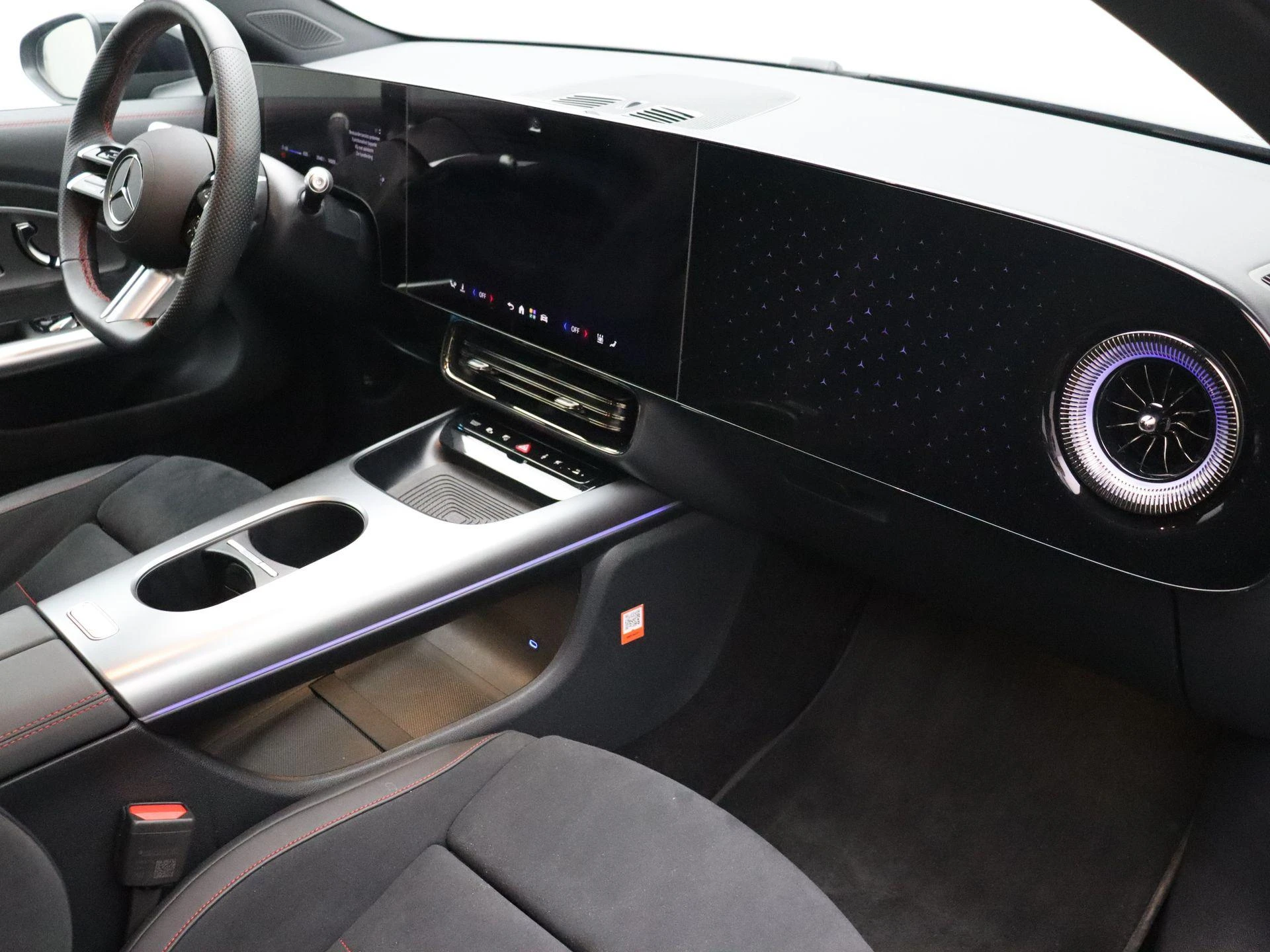 Mercedes-Benz-CLA-image-25