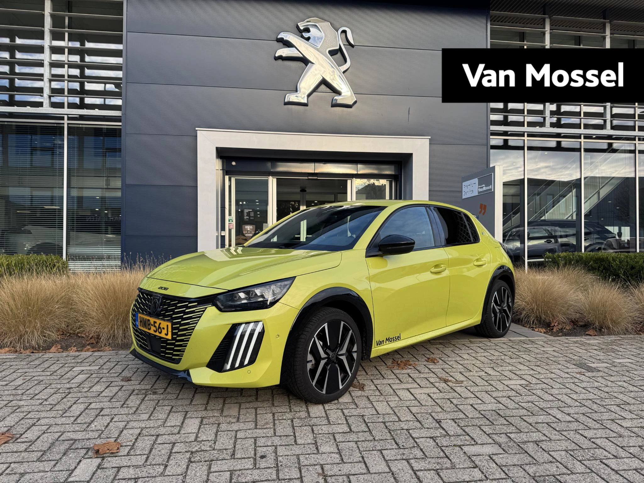 Peugeot-e-208-image-0