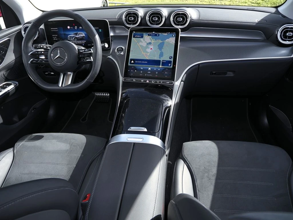 Mercedes-Benz-GLC 200-image-11