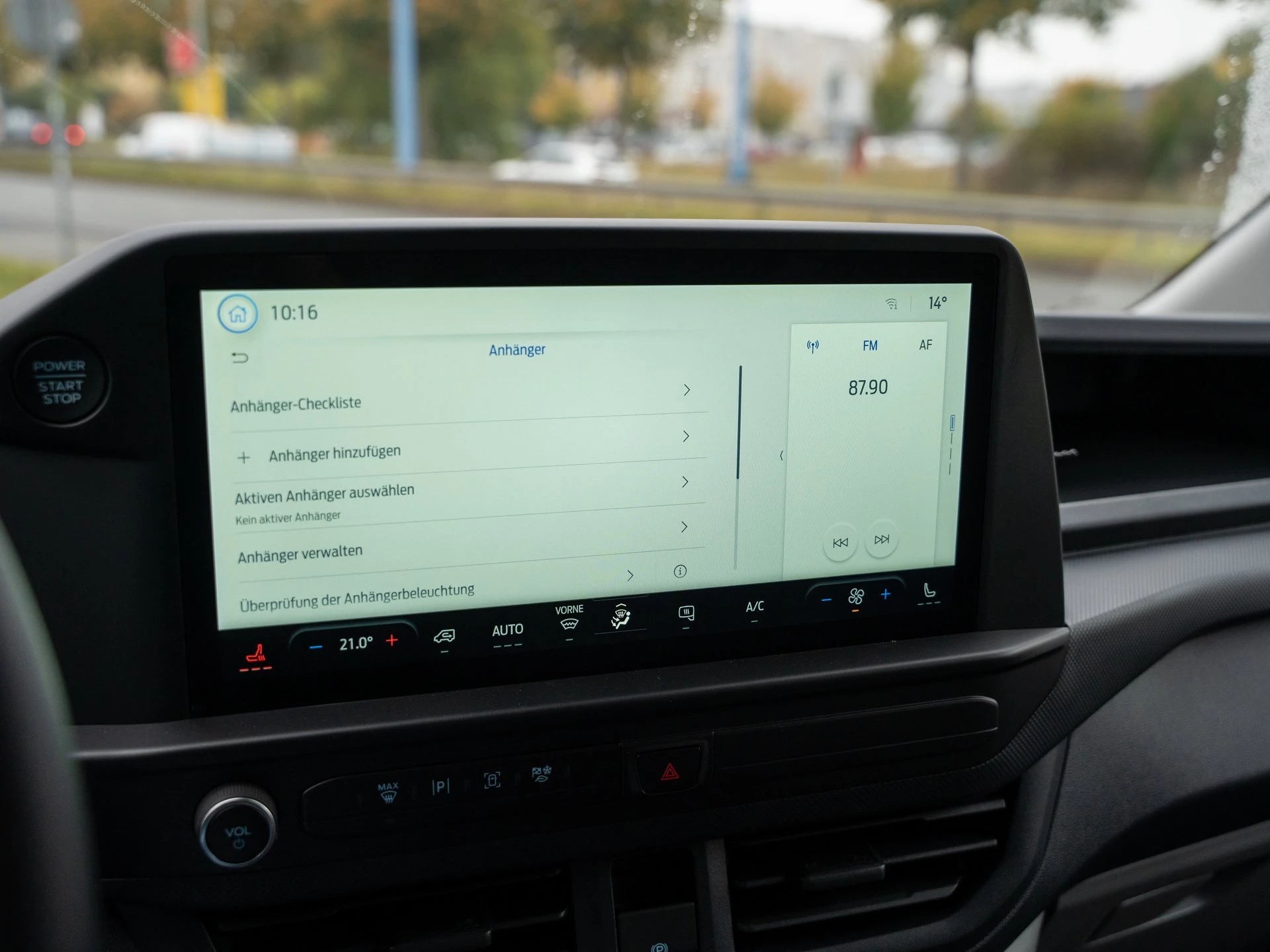 Ford-Transit Custom-image-16