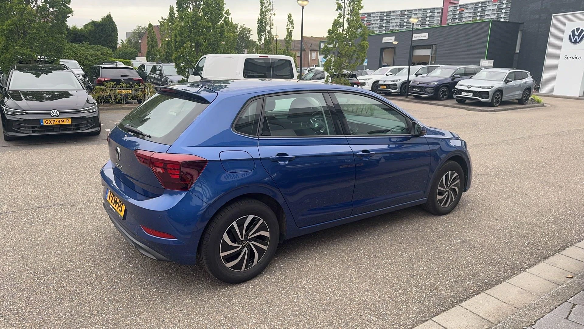 Volkswagen-Polo-image-4