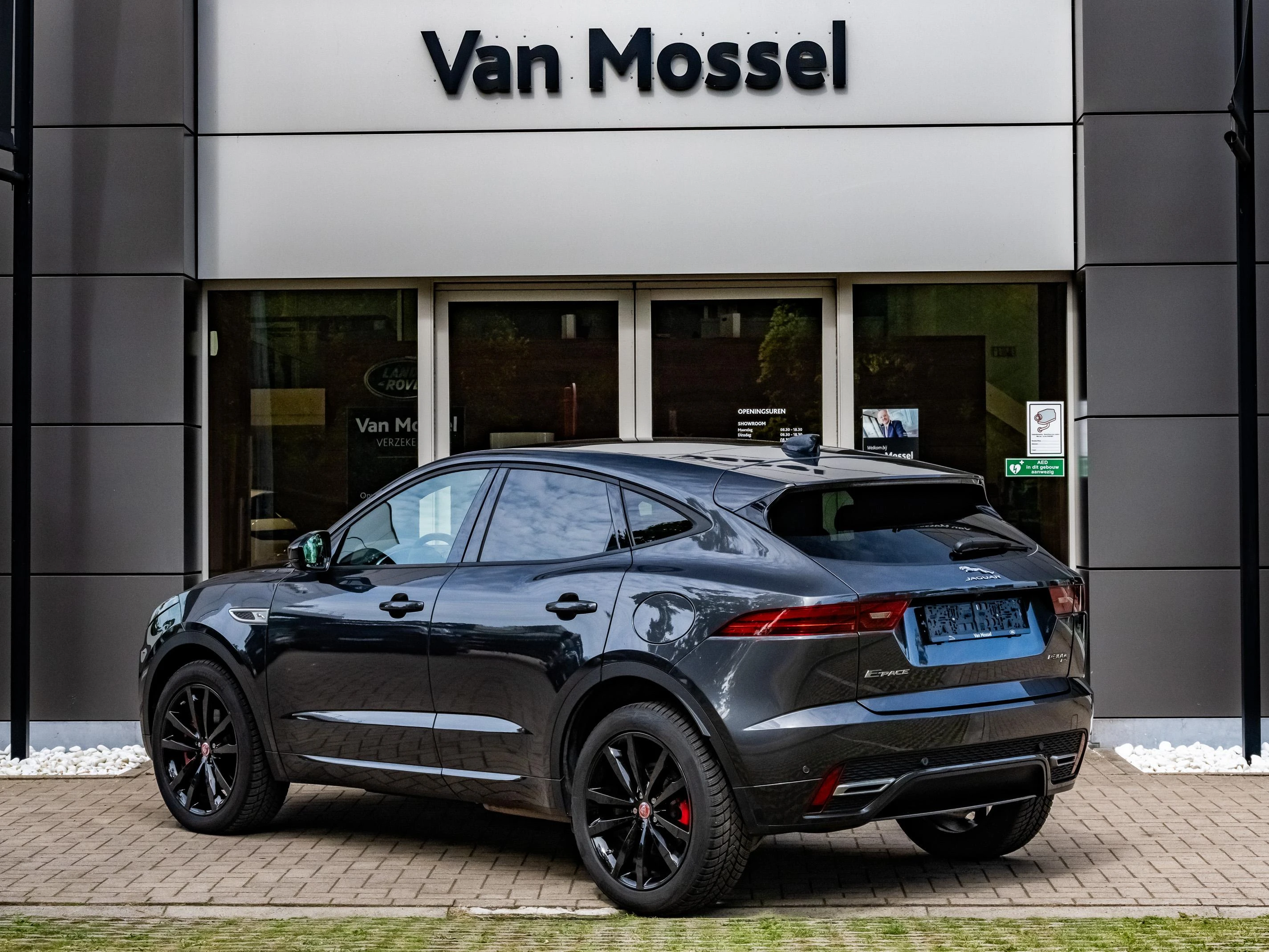 Jaguar E-PACE P300e R-Dynamic S