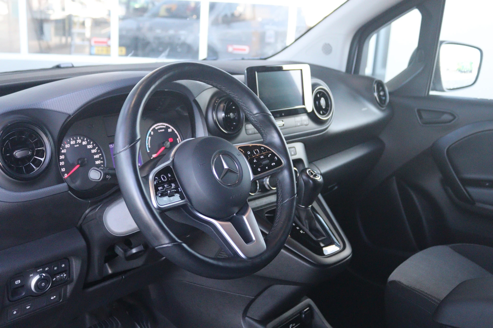 Mercedes-Benz-eCitan-image-3