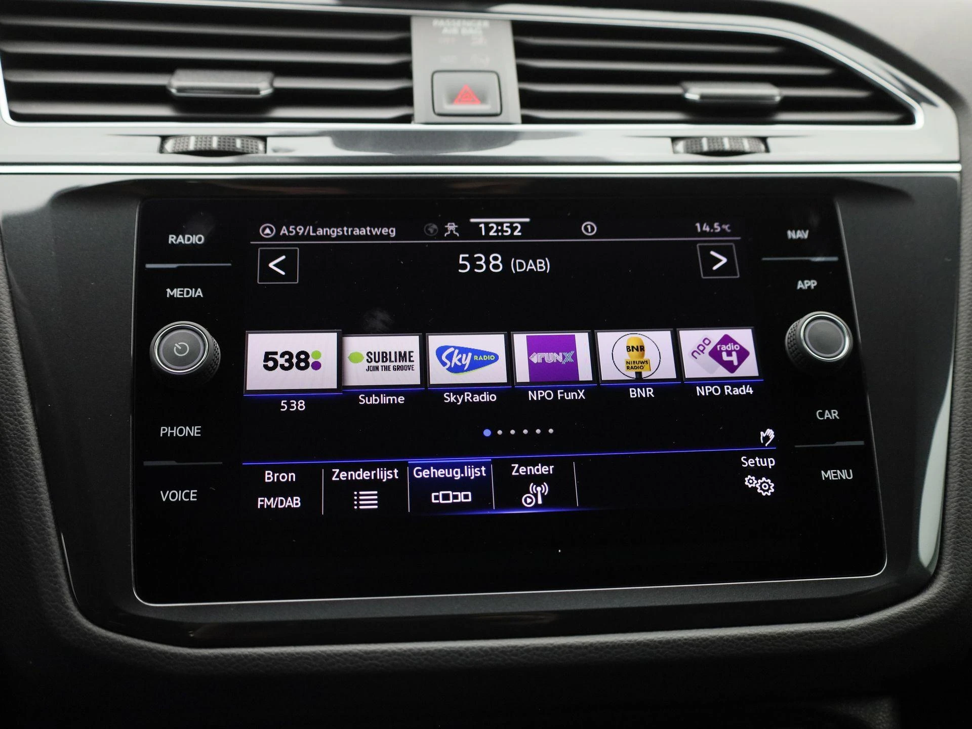 Volkswagen-Tiguan-image-21