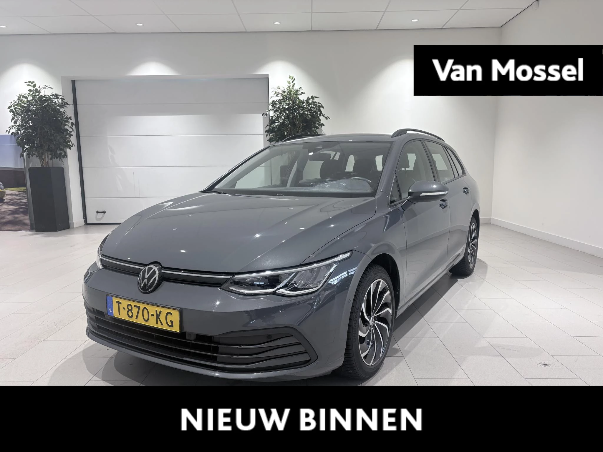 Volkswagen-Golf-image-0
