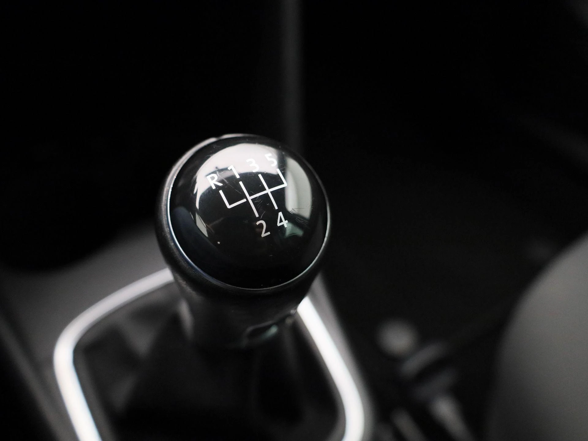 Volkswagen-Polo-image-19