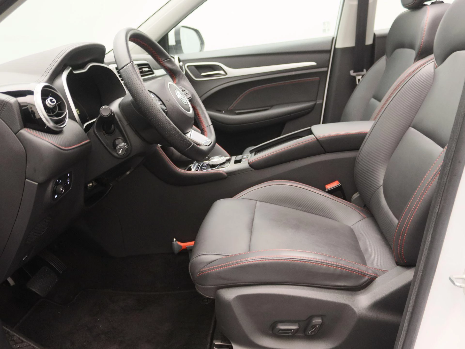 MG-ZS EV-image-11
