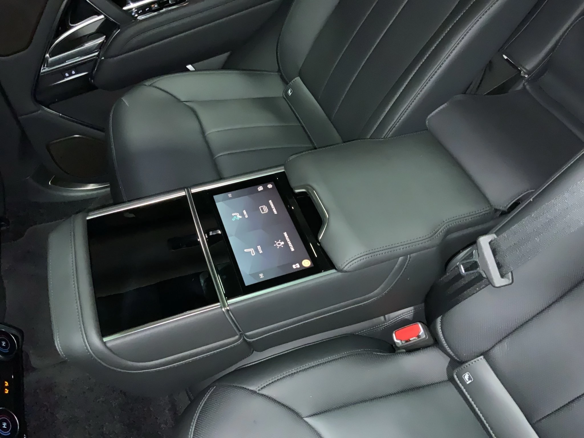 Land Rover-Range Rover-image-25