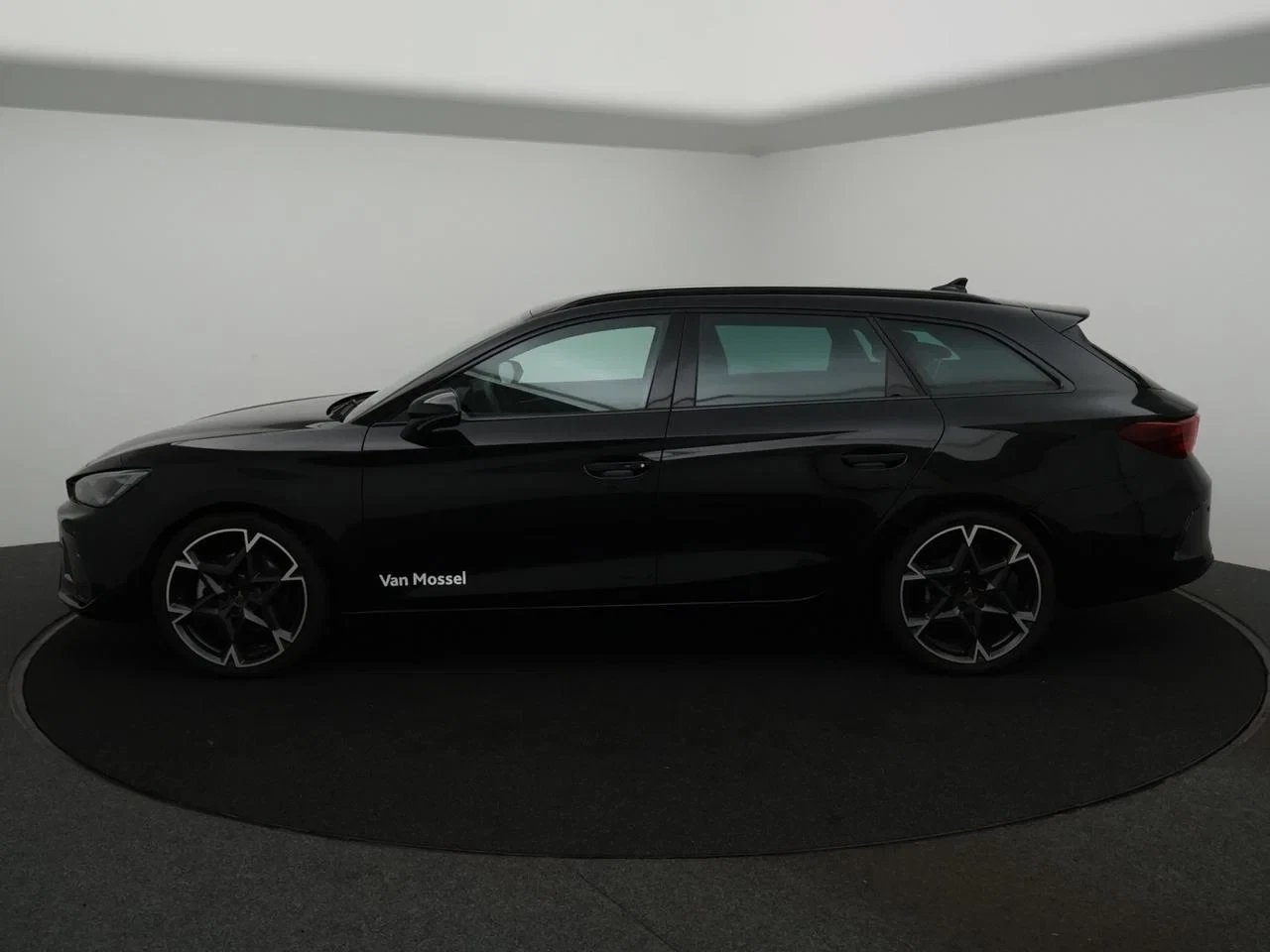 CUPRA-Leon Sportstourer-image-1