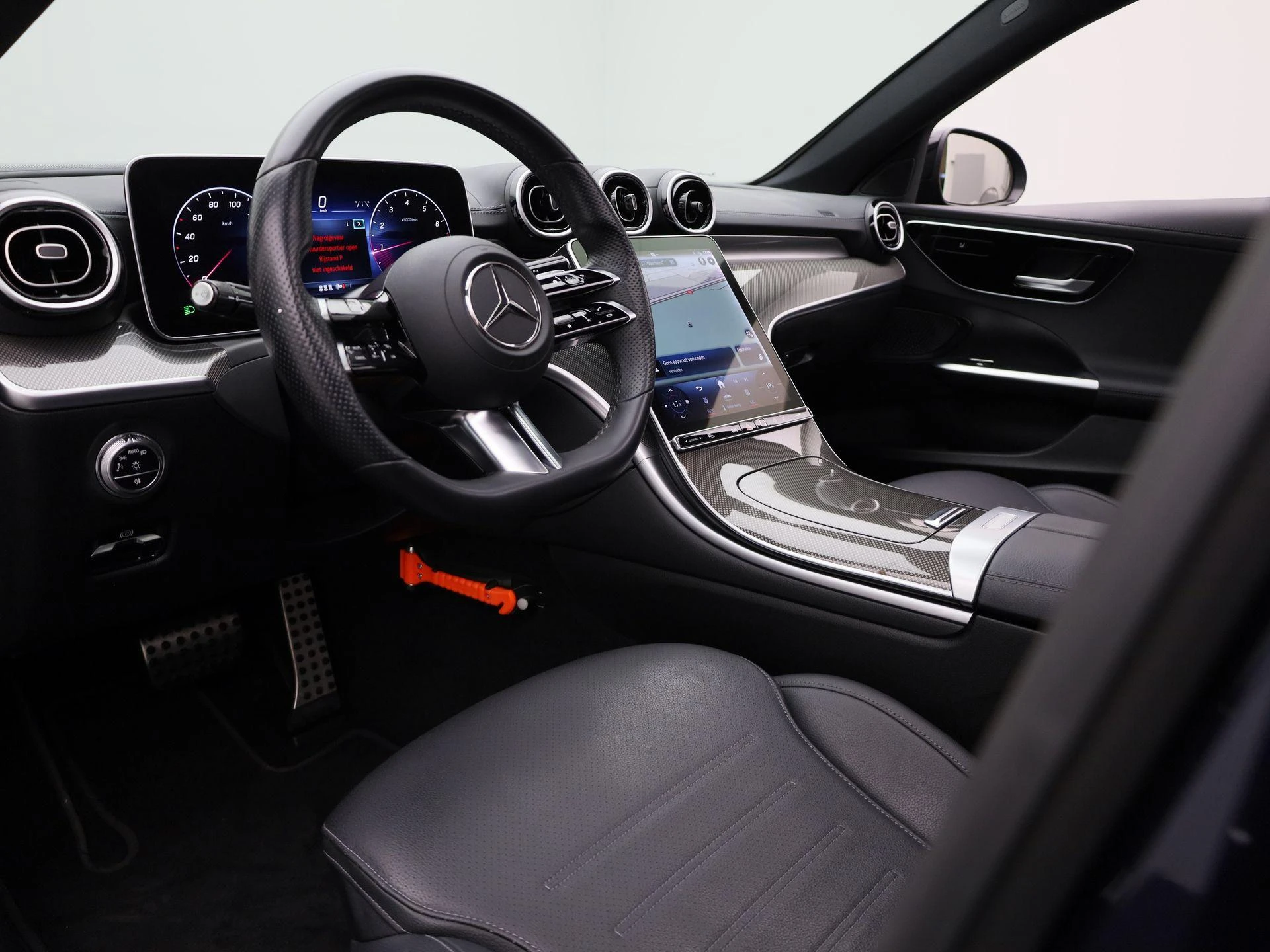 Mercedes-Benz-C-Klasse-image-18