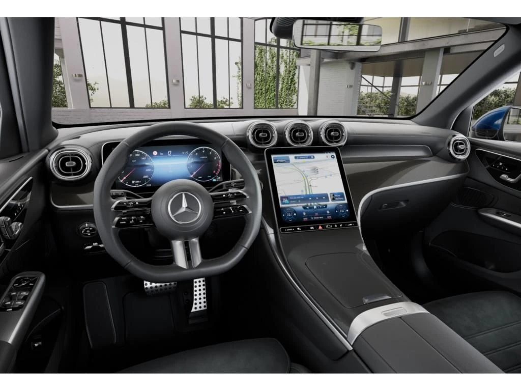 Mercedes-Benz-GLC 300-image-4