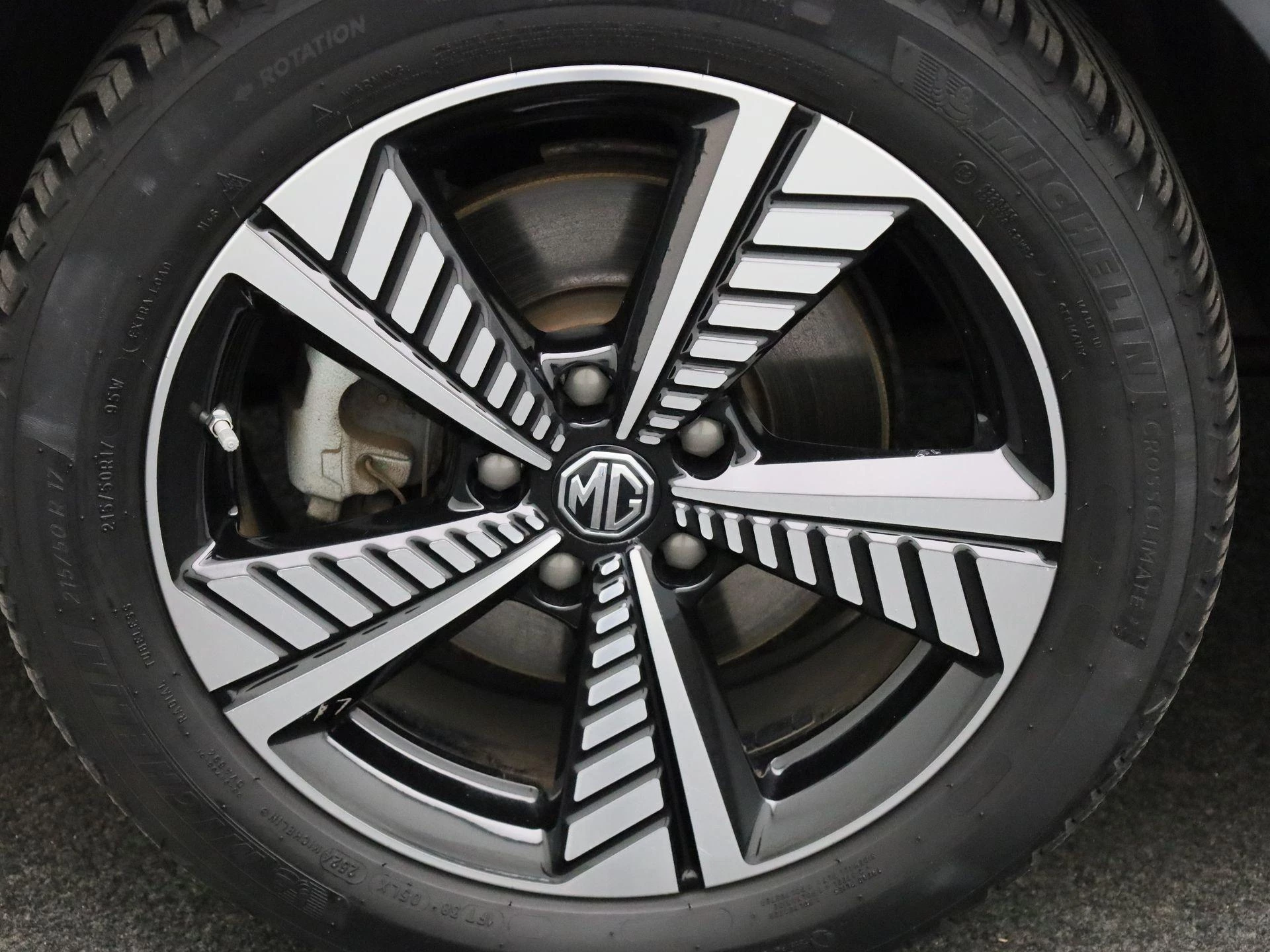MG-ZS EV-image-12