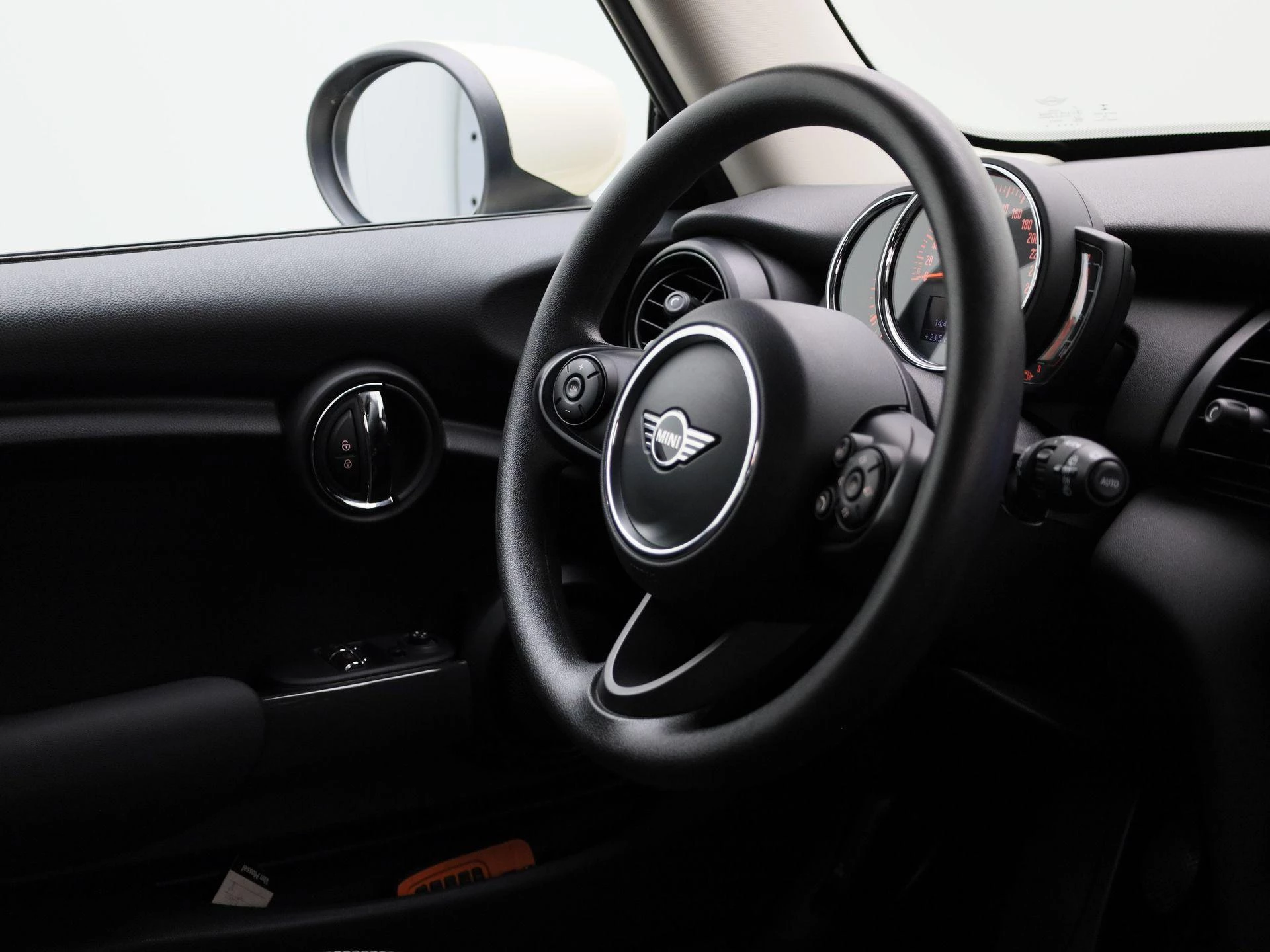 MINI-One-image-8