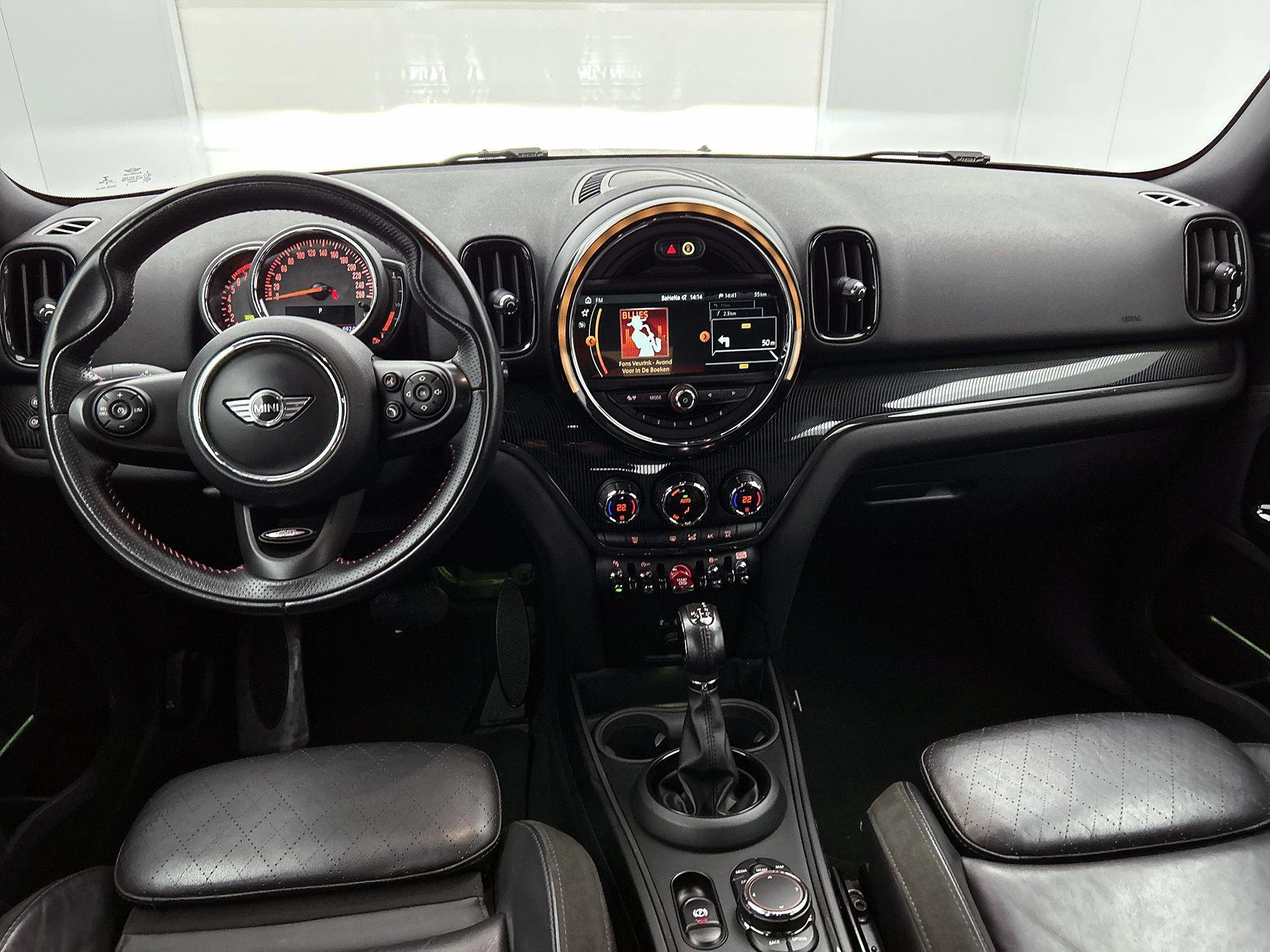 MINI-Countryman-image-17