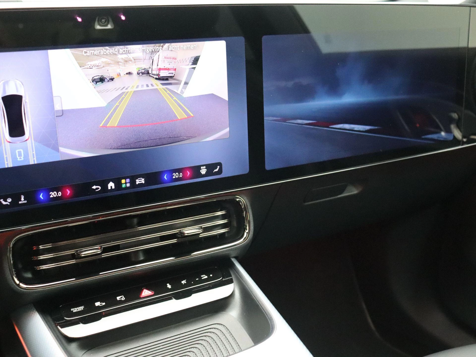Mercedes-Benz-CLA-image-12