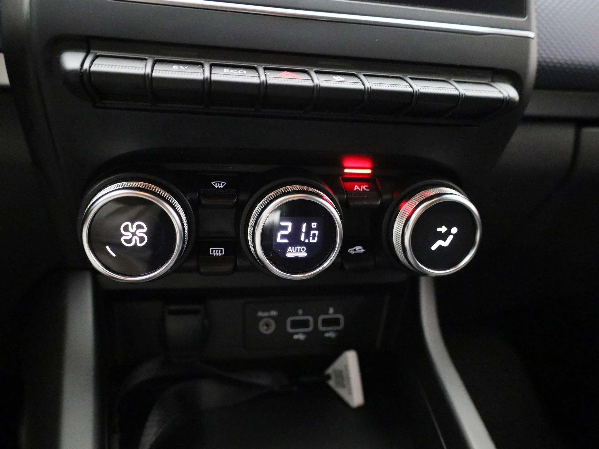 Renault-Arkana-image-22