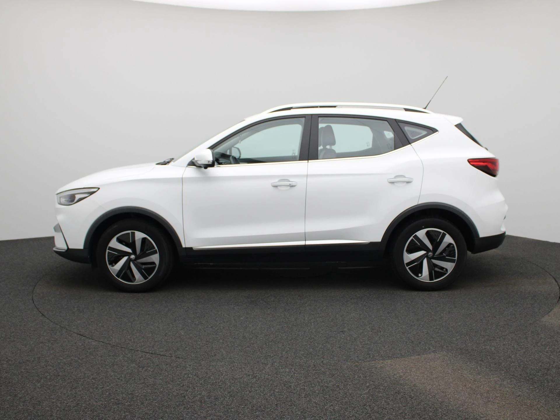 MG-ZS EV-image-3