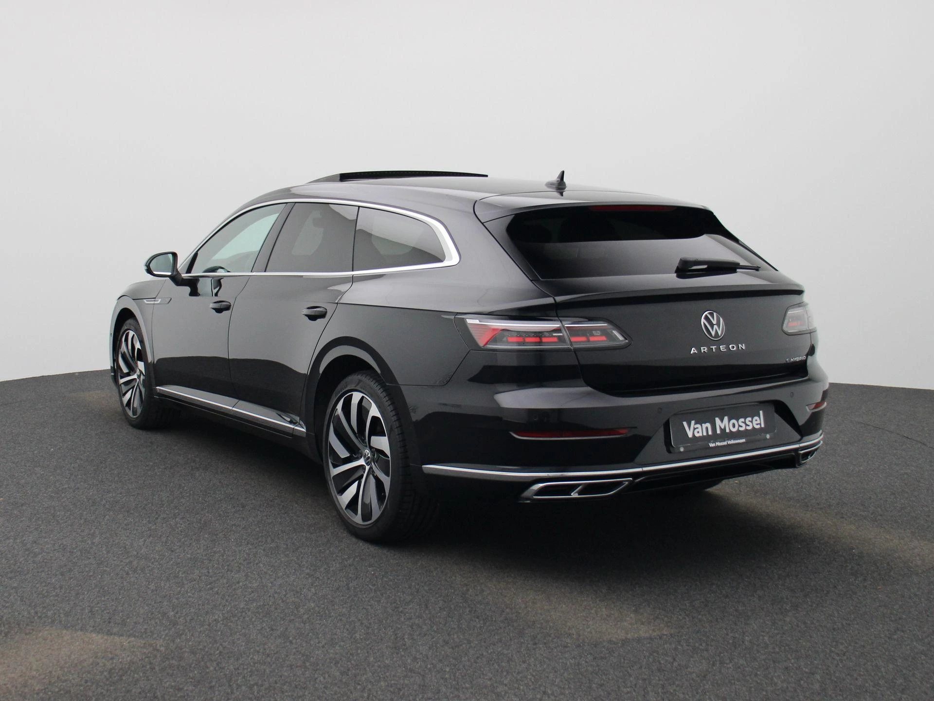 Volkswagen-Arteon-image-1