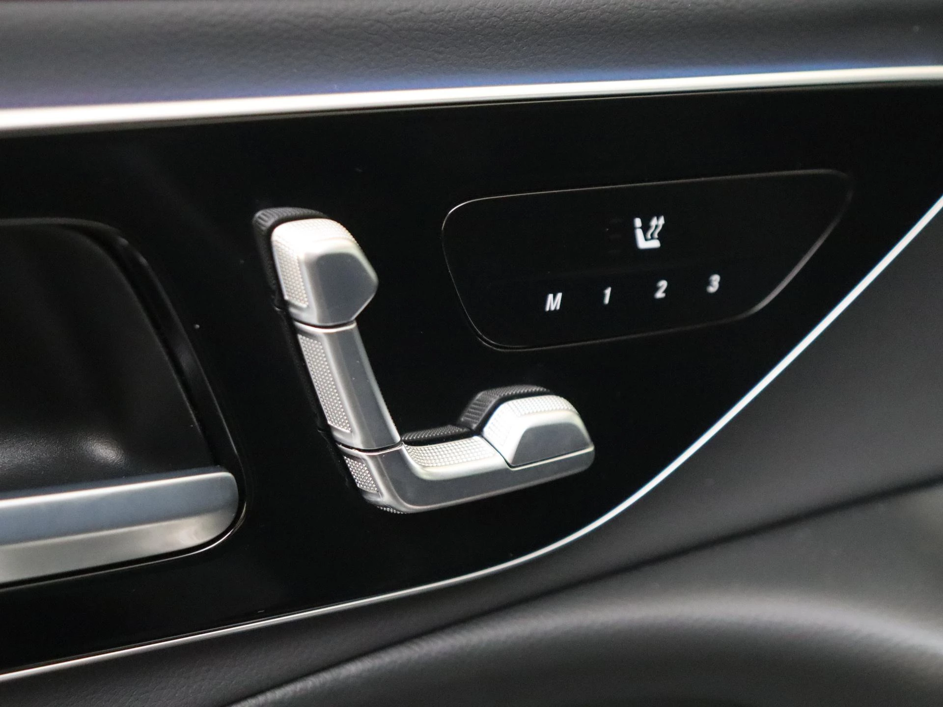 Mercedes-Benz-E-Klasse-image-27