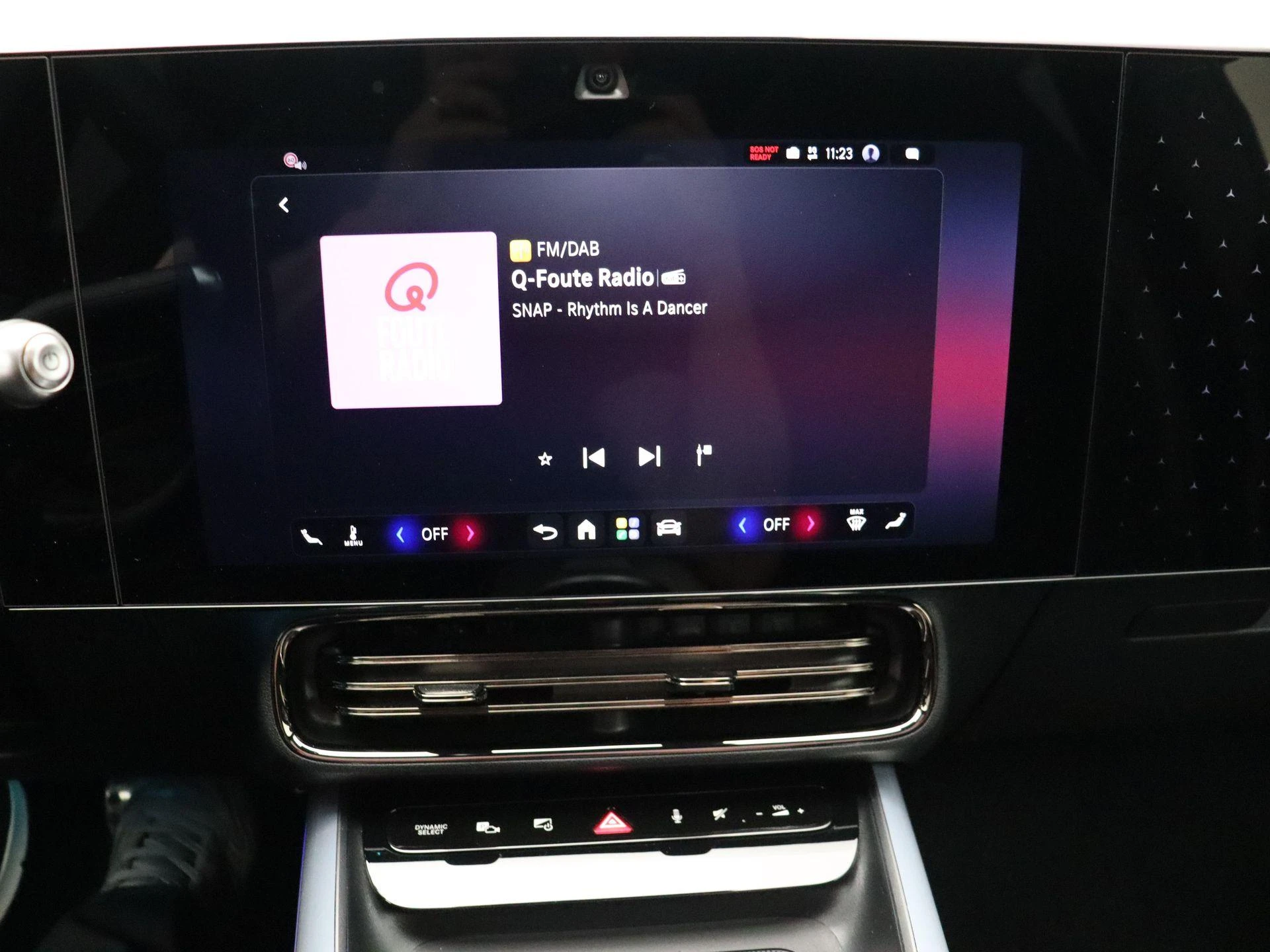 Mercedes-Benz-CLA-image-14