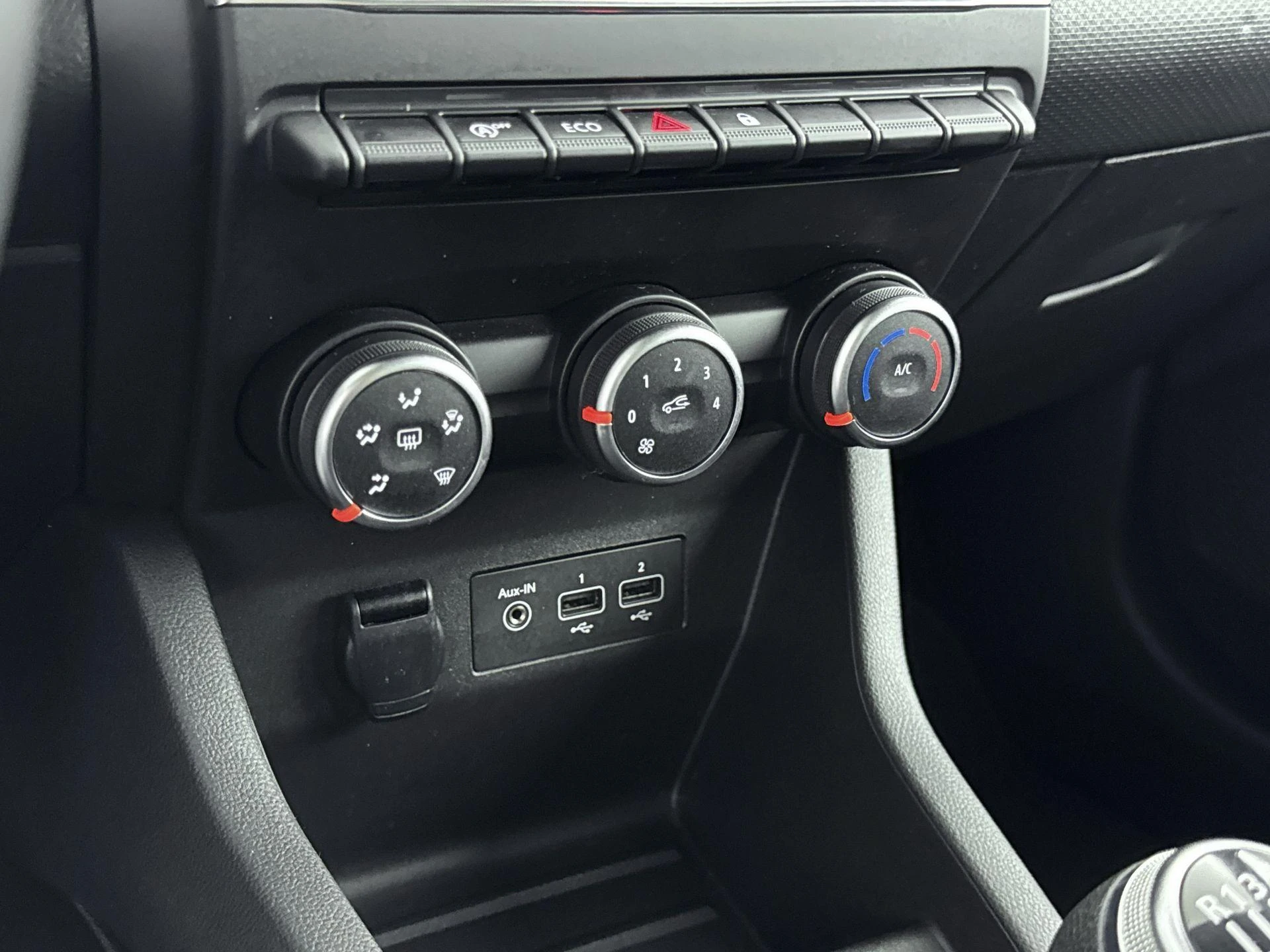 Renault-Clio-image-18