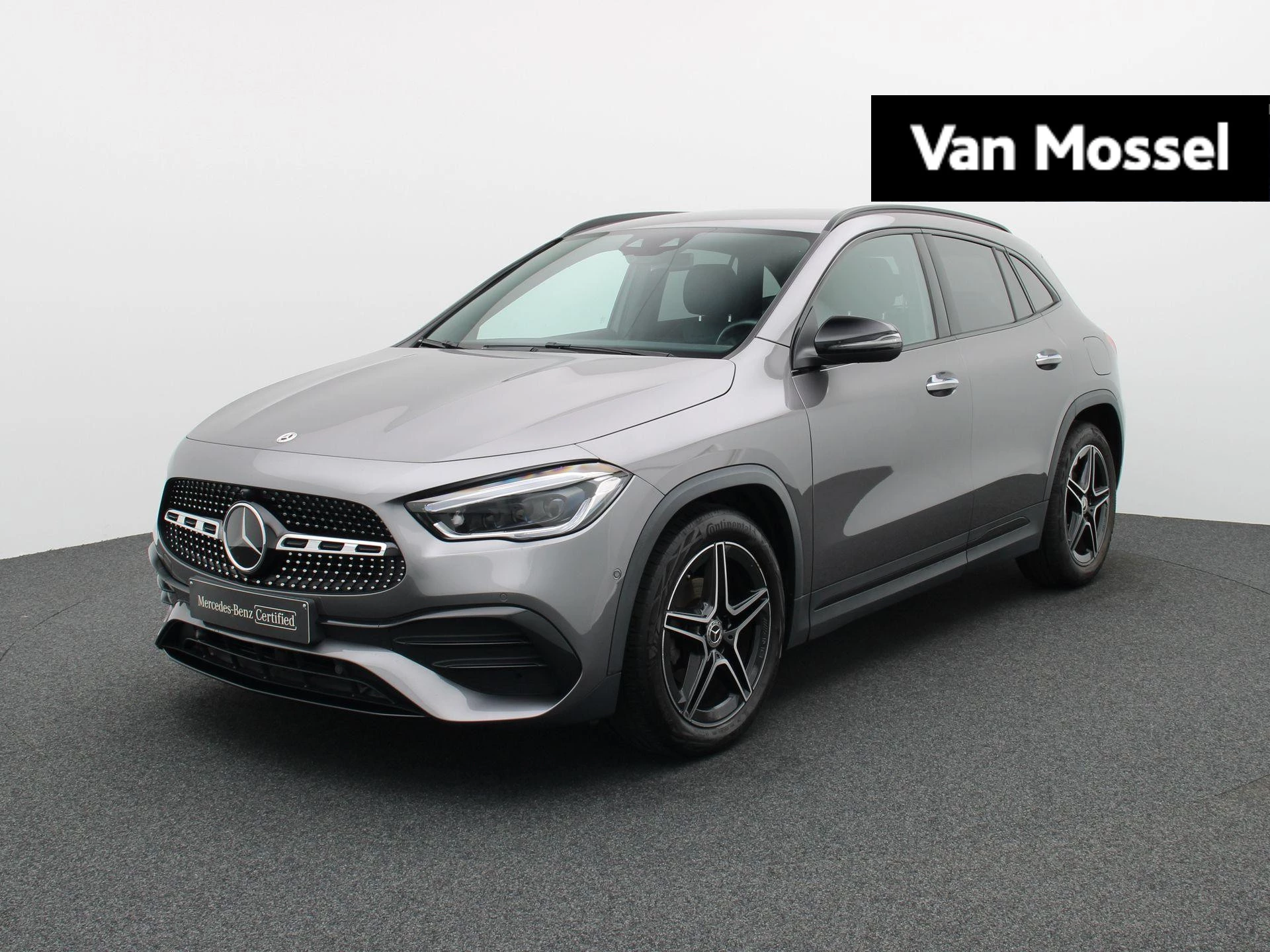 Mercedes-Benz-GLA-image-0