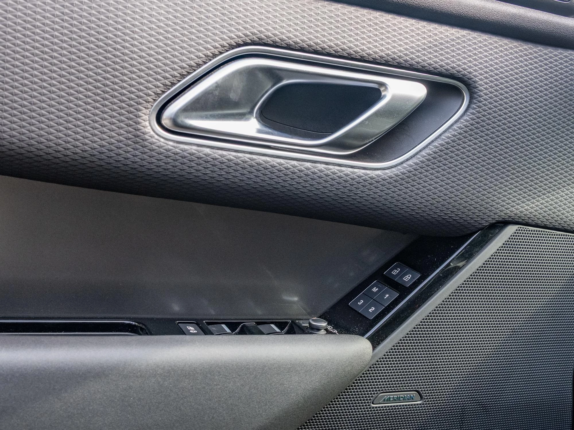 Land Rover Range Rover Velar P400e SE AWD Auto. 23MY