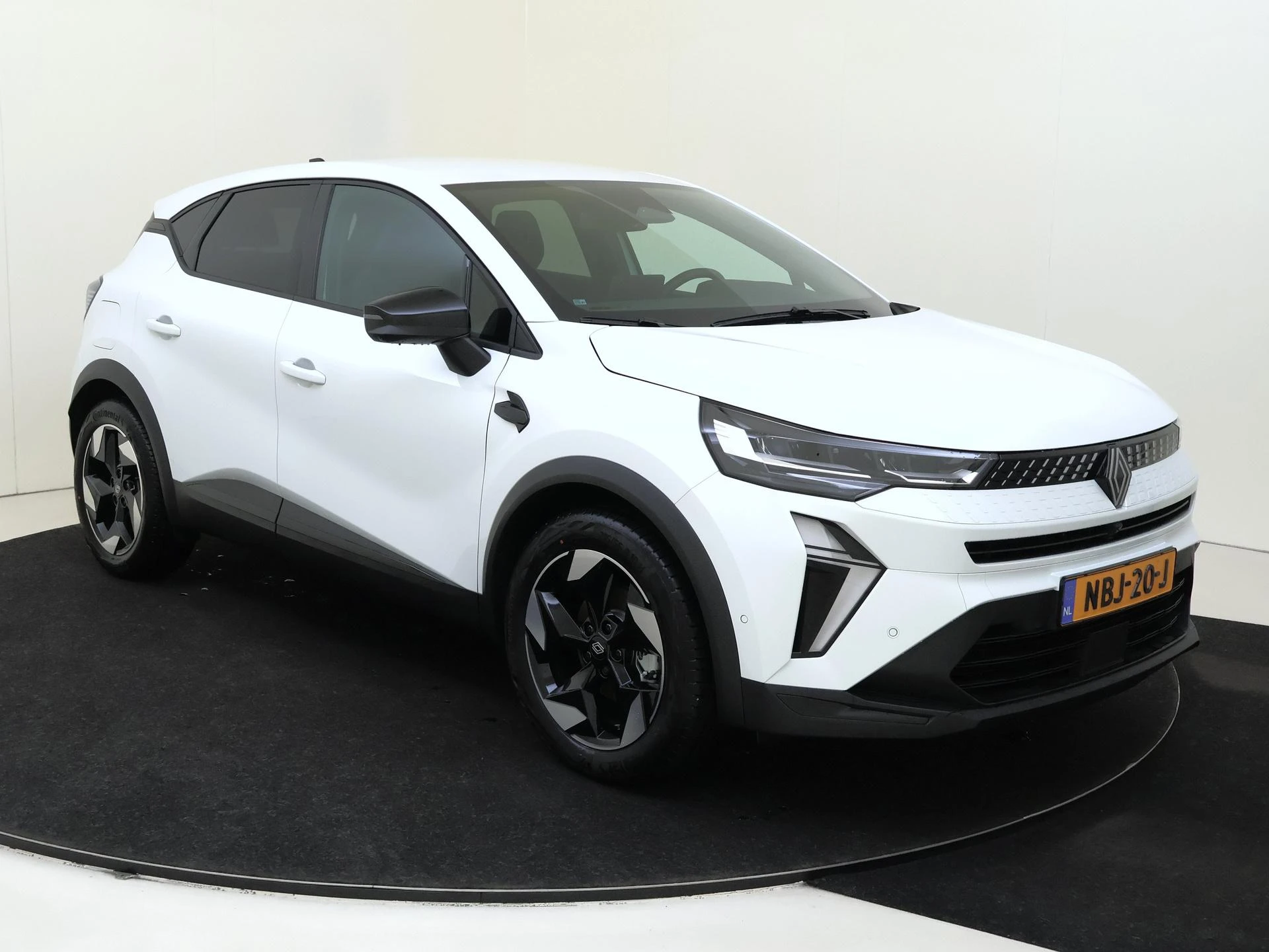Renault-Captur-image-1