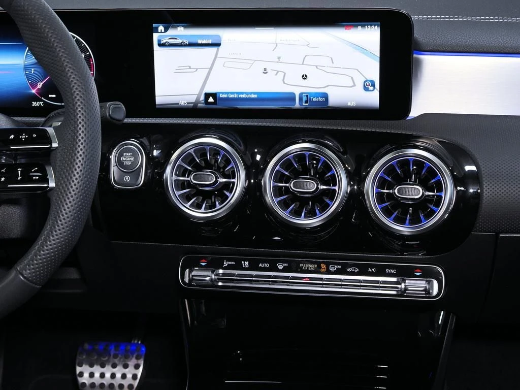Mercedes-Benz-CLA 200-image-11