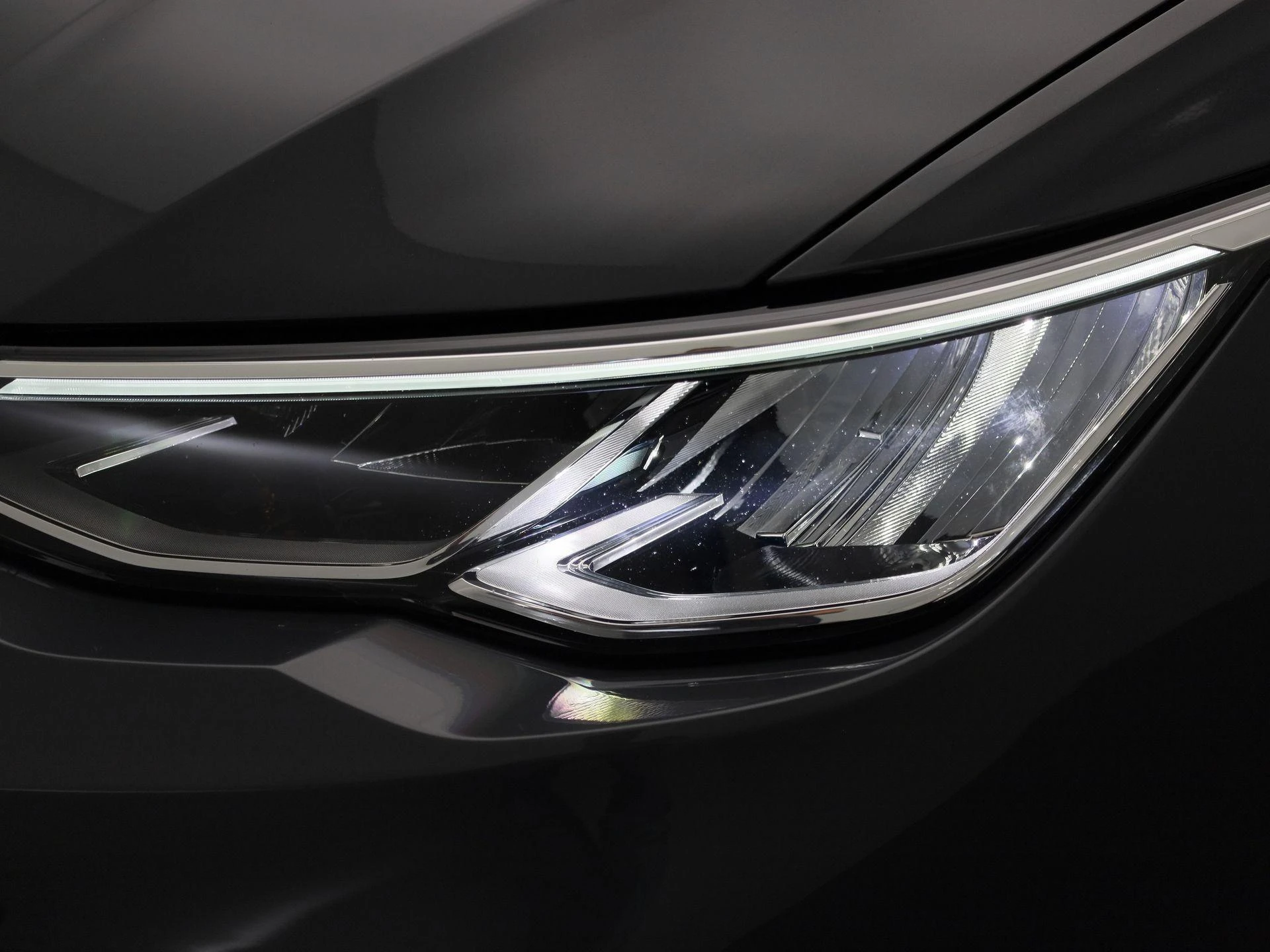 Volkswagen-Golf-image-12