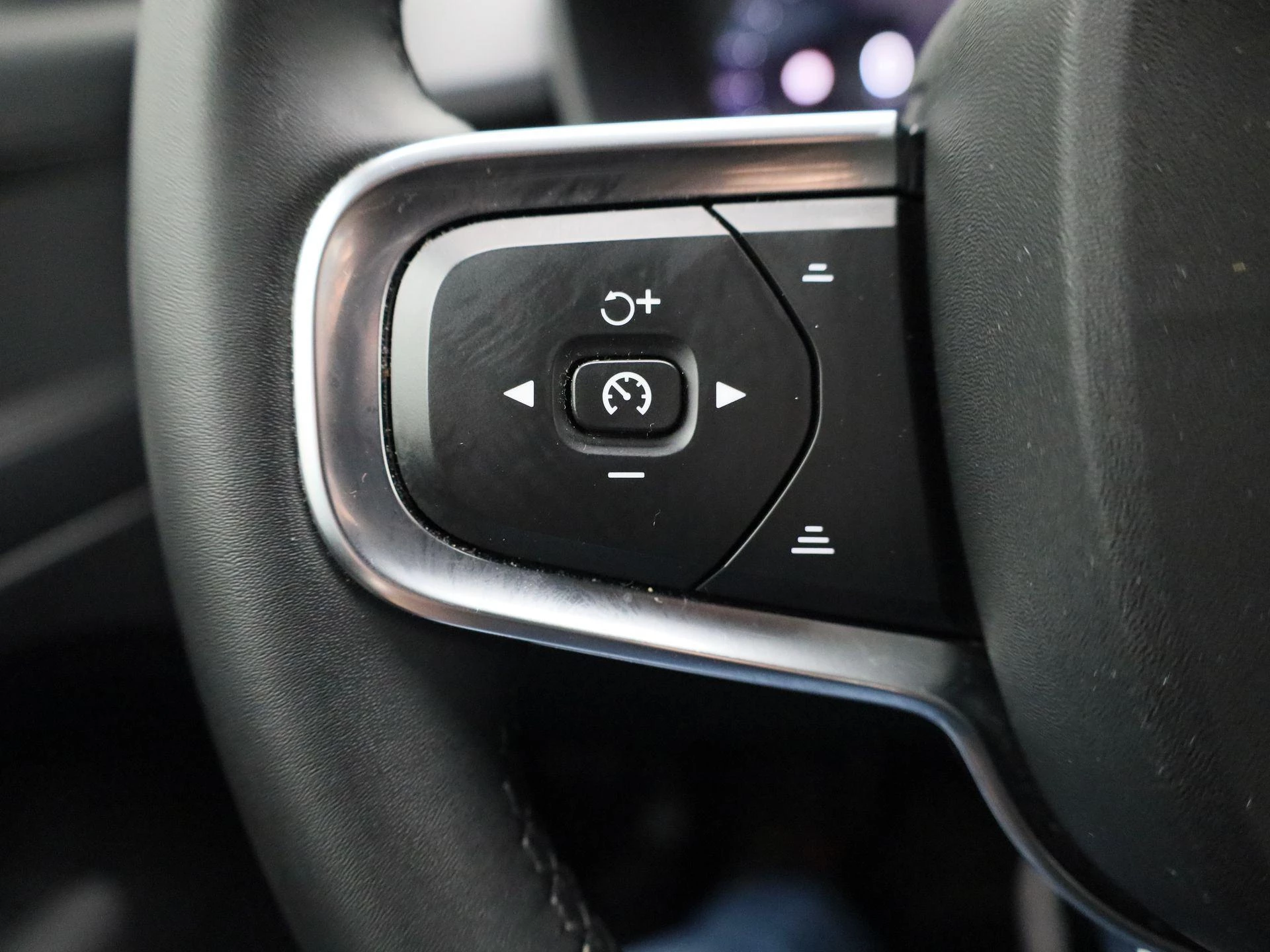 Volvo-XC40-image-19