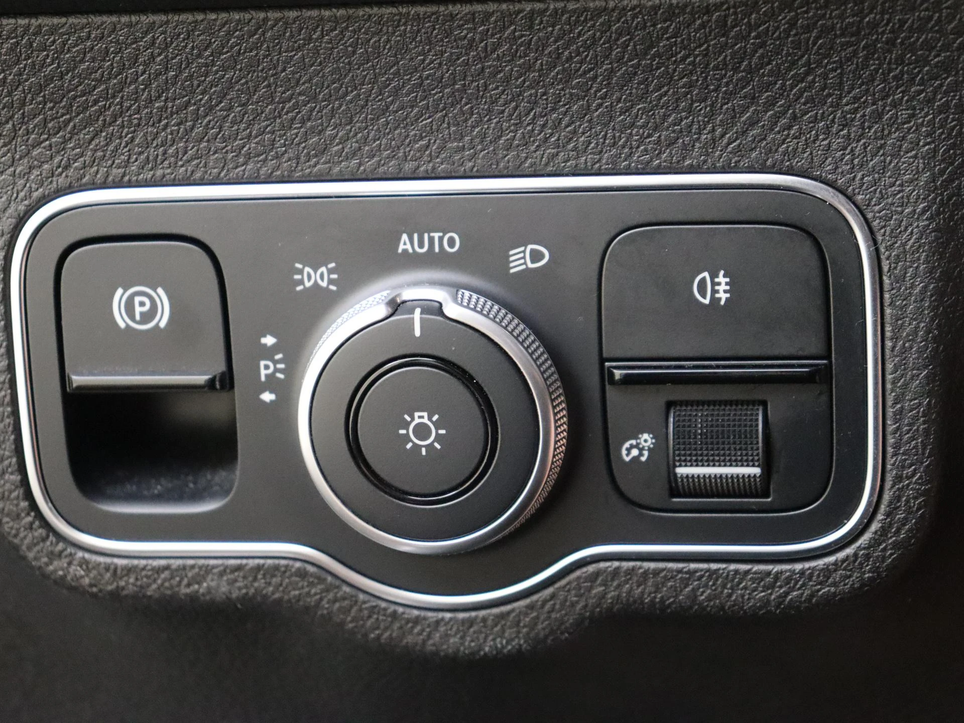 Mercedes-Benz GLB 200 Business Solution AMG