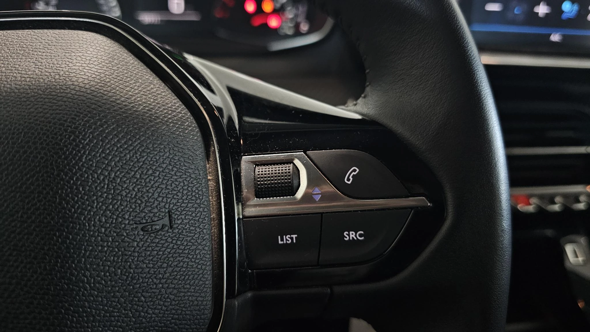 Peugeot-208-image-12