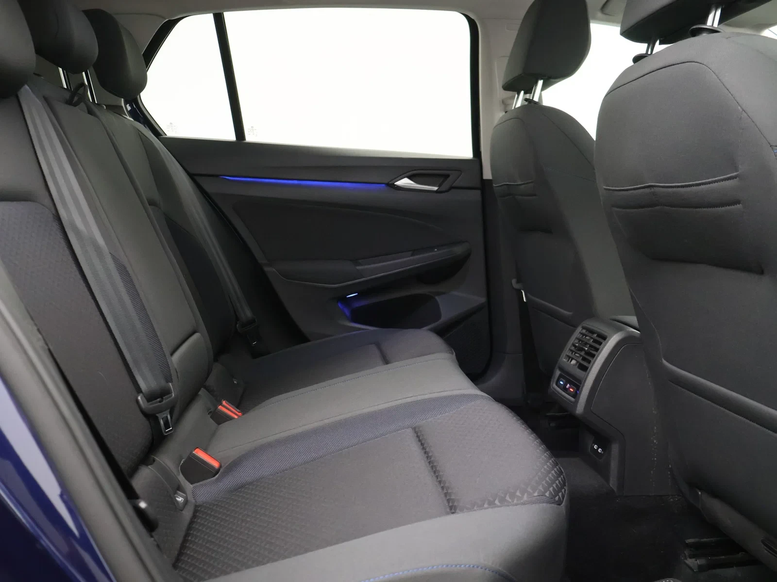 Volkswagen Golf VIII Golf 1.5TSI 131PK *VIRTUAL COCKPIT*CAMERA*ACC*PDC*NAVI*APP-CONNECT*ZETELVERWARMING*AIRCO*BLTH*...*