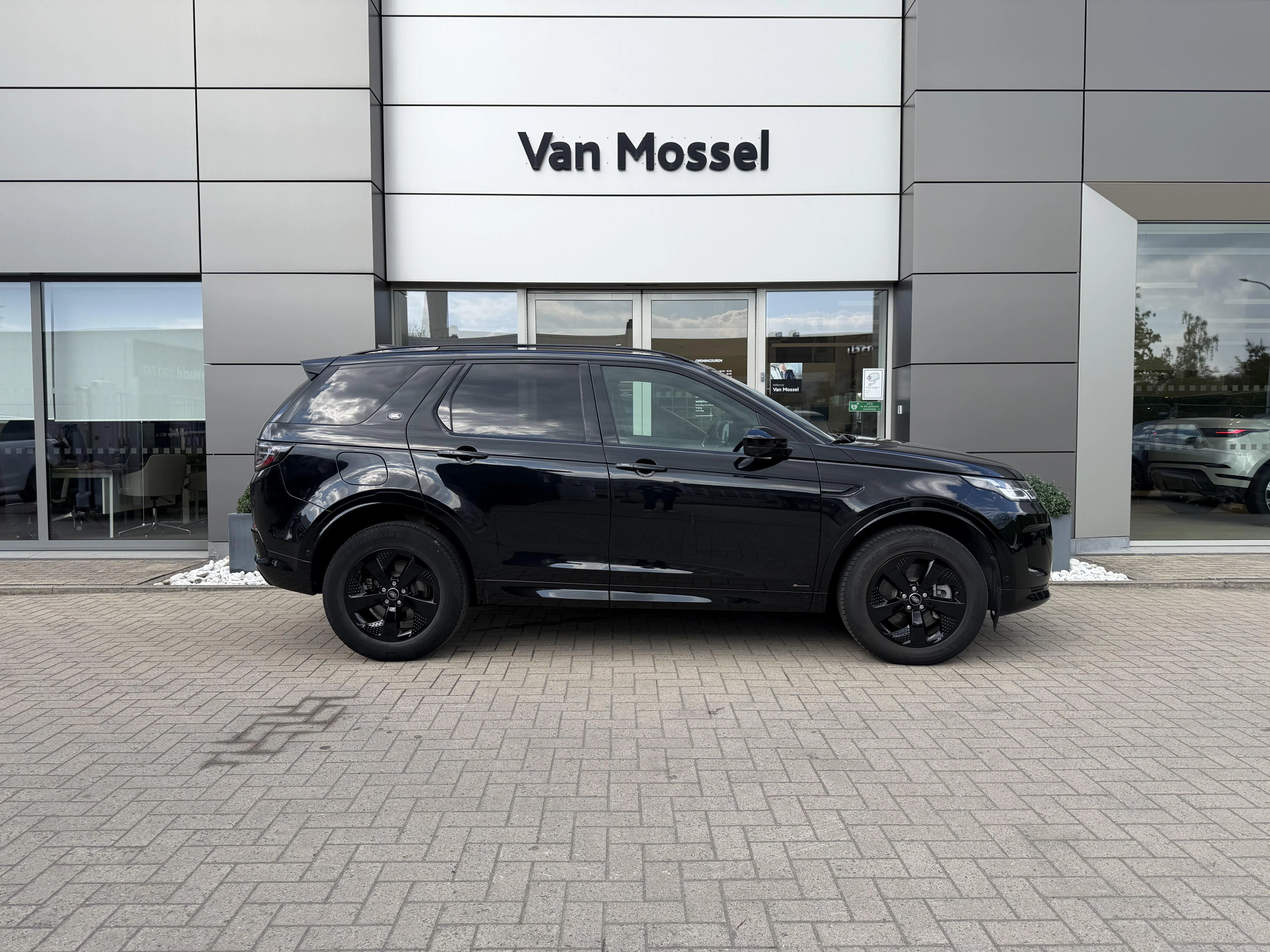 Land Rover-Discovery Sport-image-5