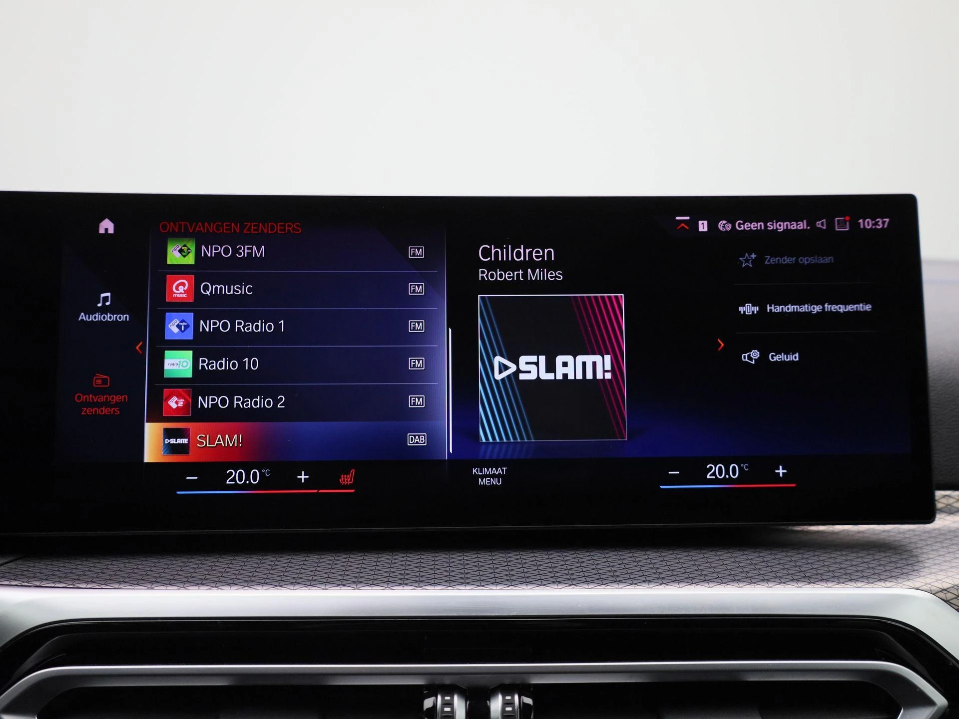 BMW-i4-image-21