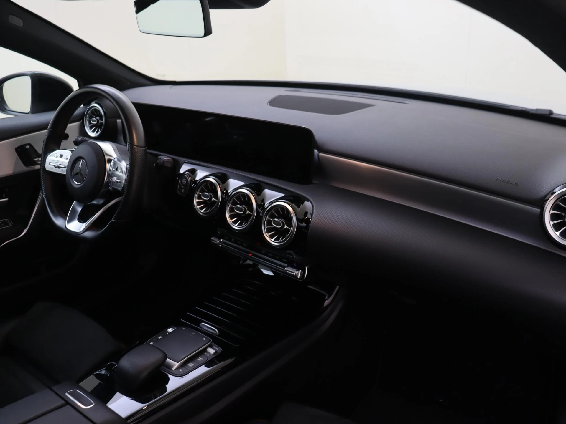 Mercedes-Benz-A-Klasse-image-4