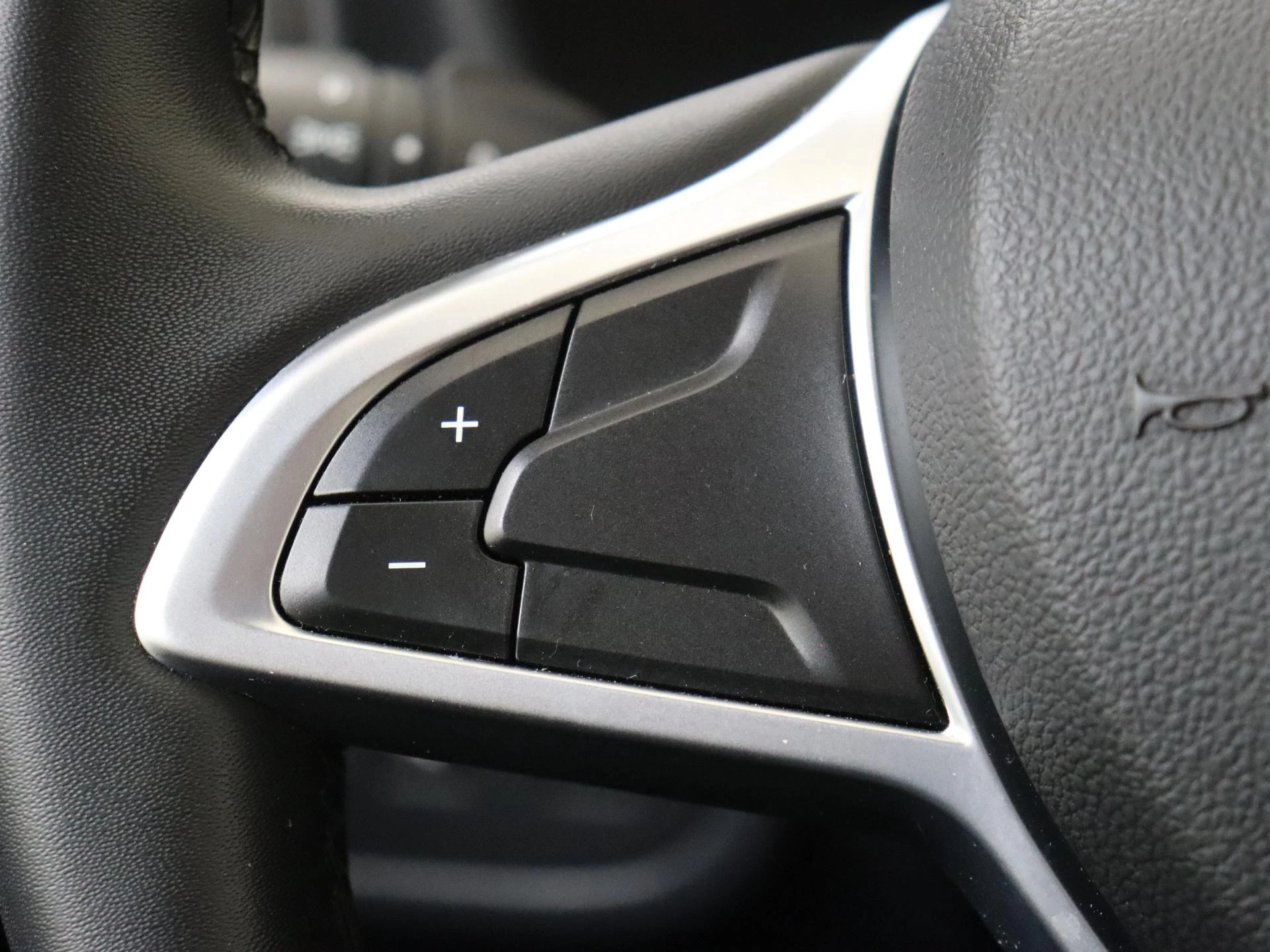Dacia-Sandero Stepway-image-12
