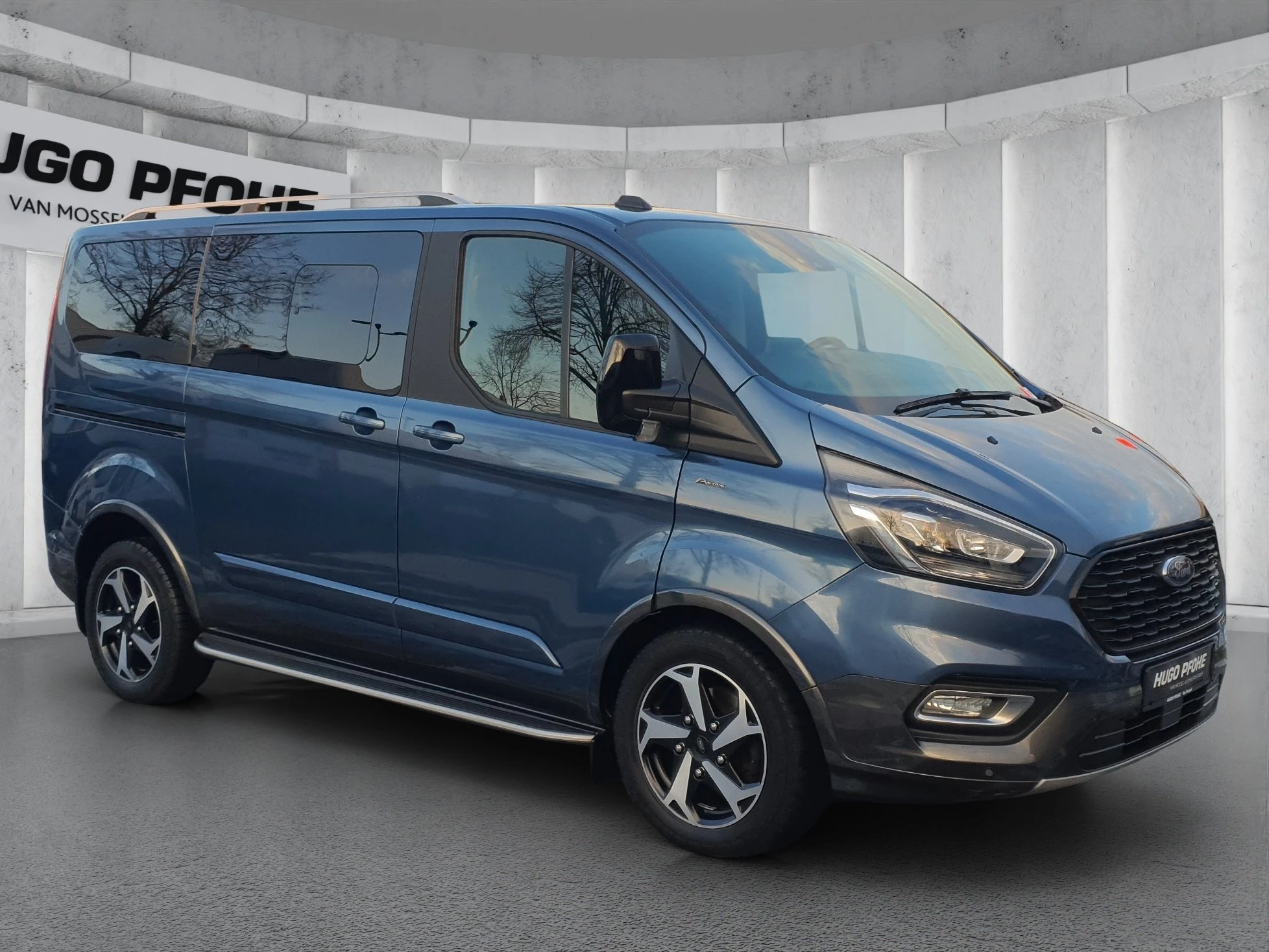 Ford-Tourneo Custom-image-3
