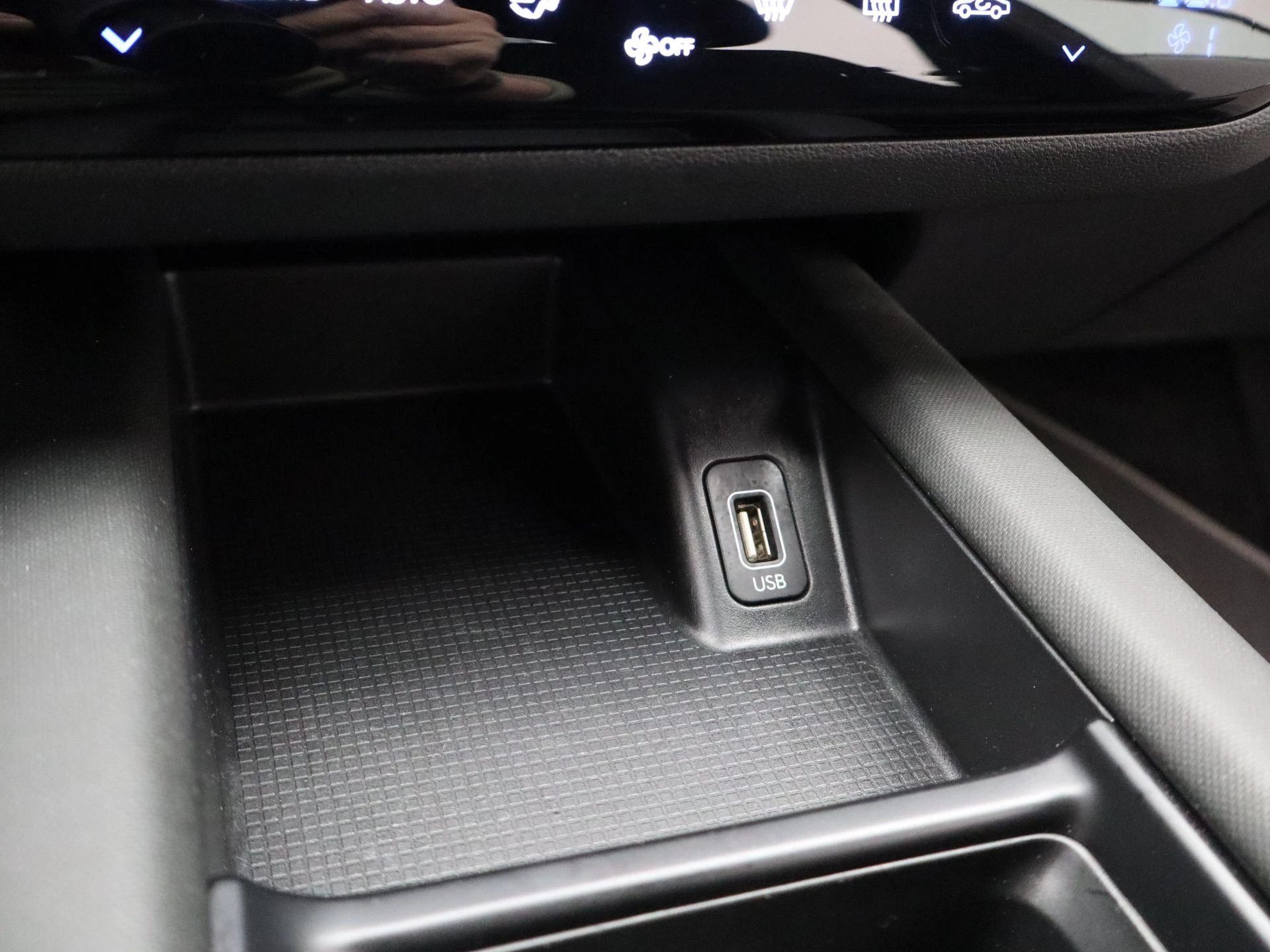 Hyundai-IONIQ 6-image-22