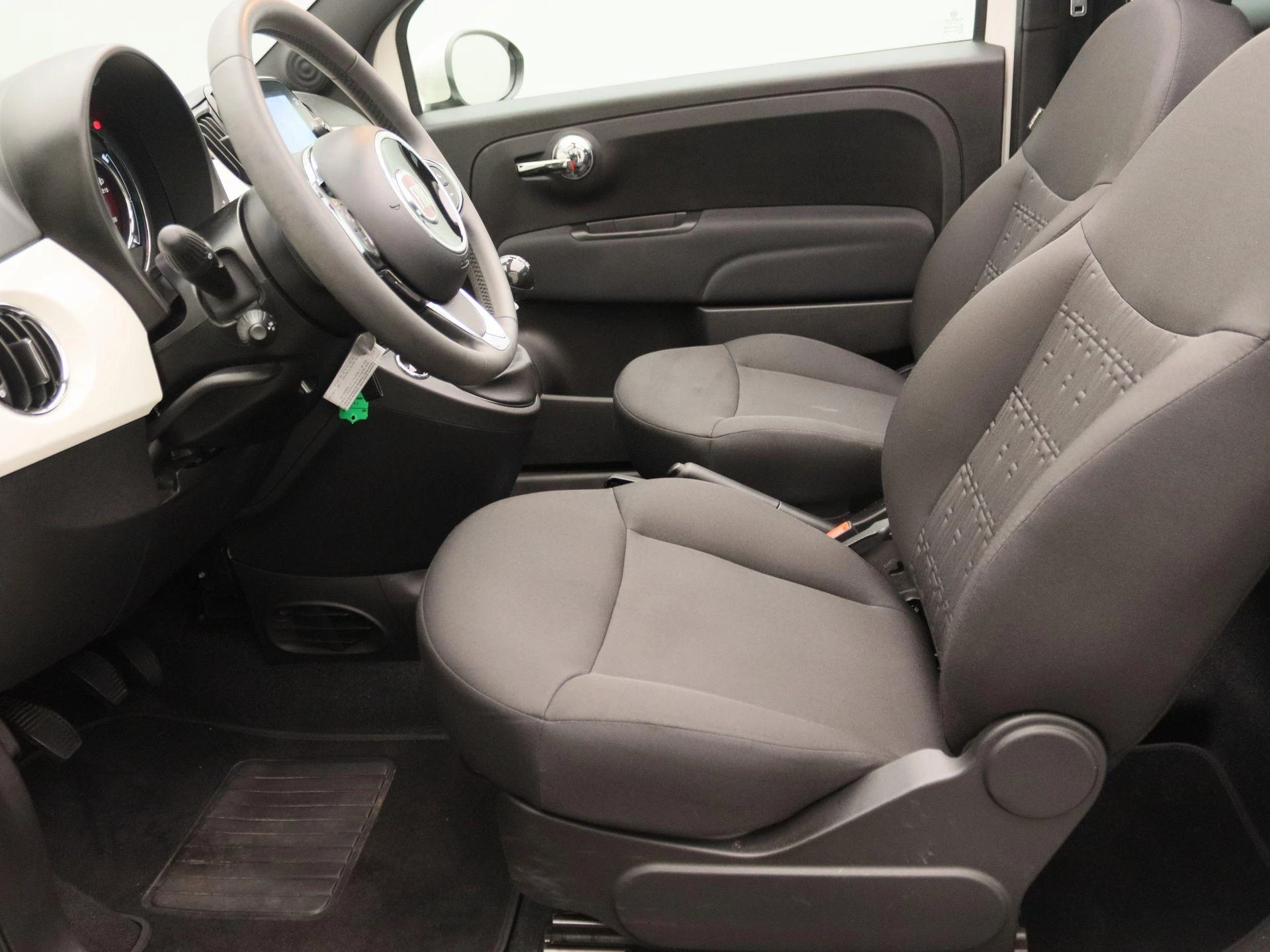 Fiat-500C-image-12