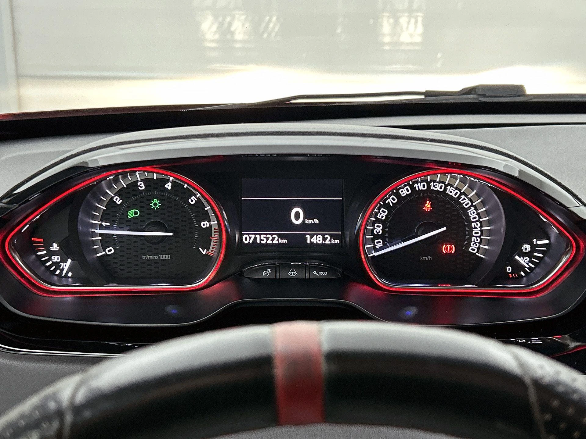 Peugeot-208-image-17