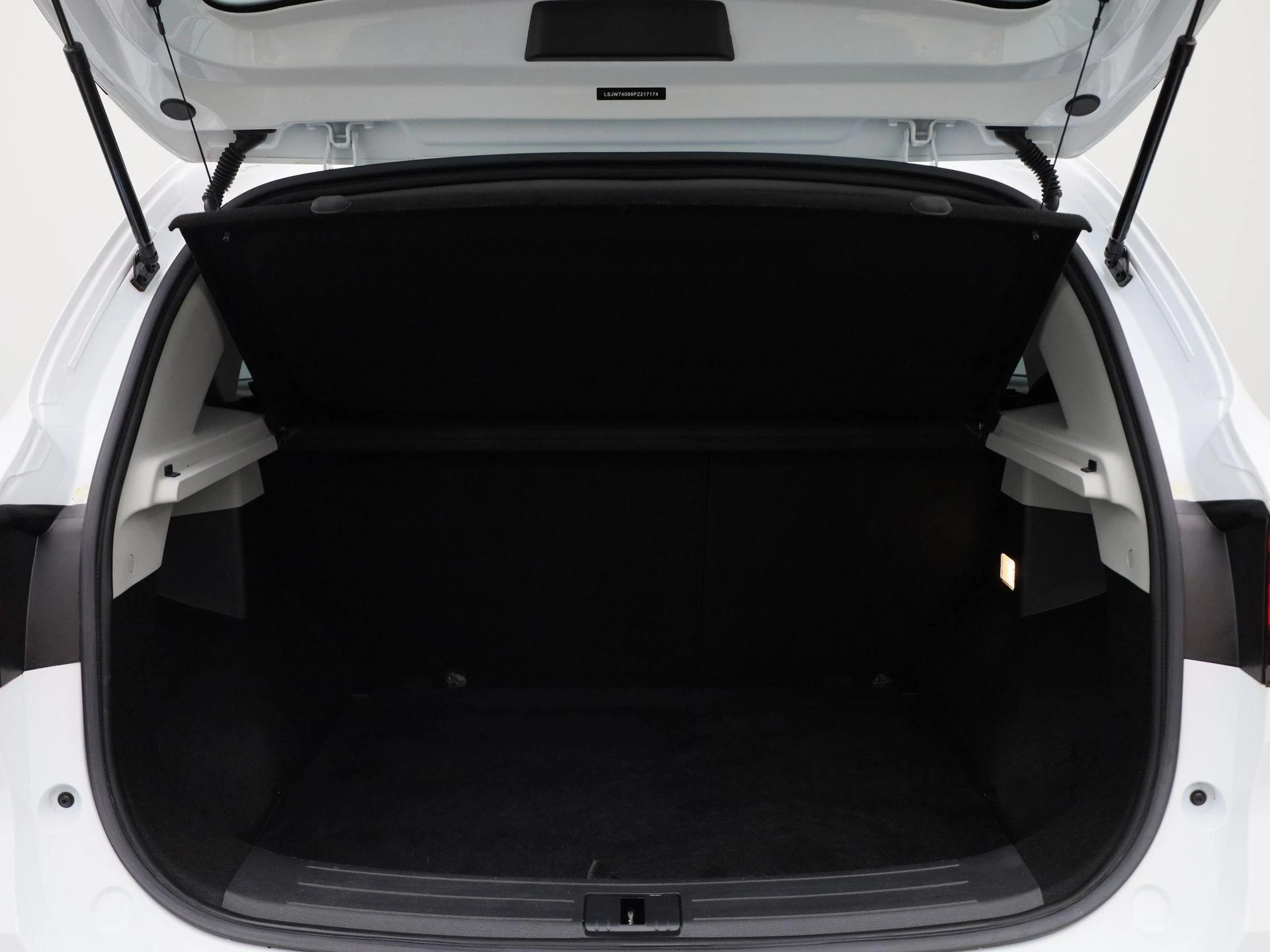 MG ZS EV - 14