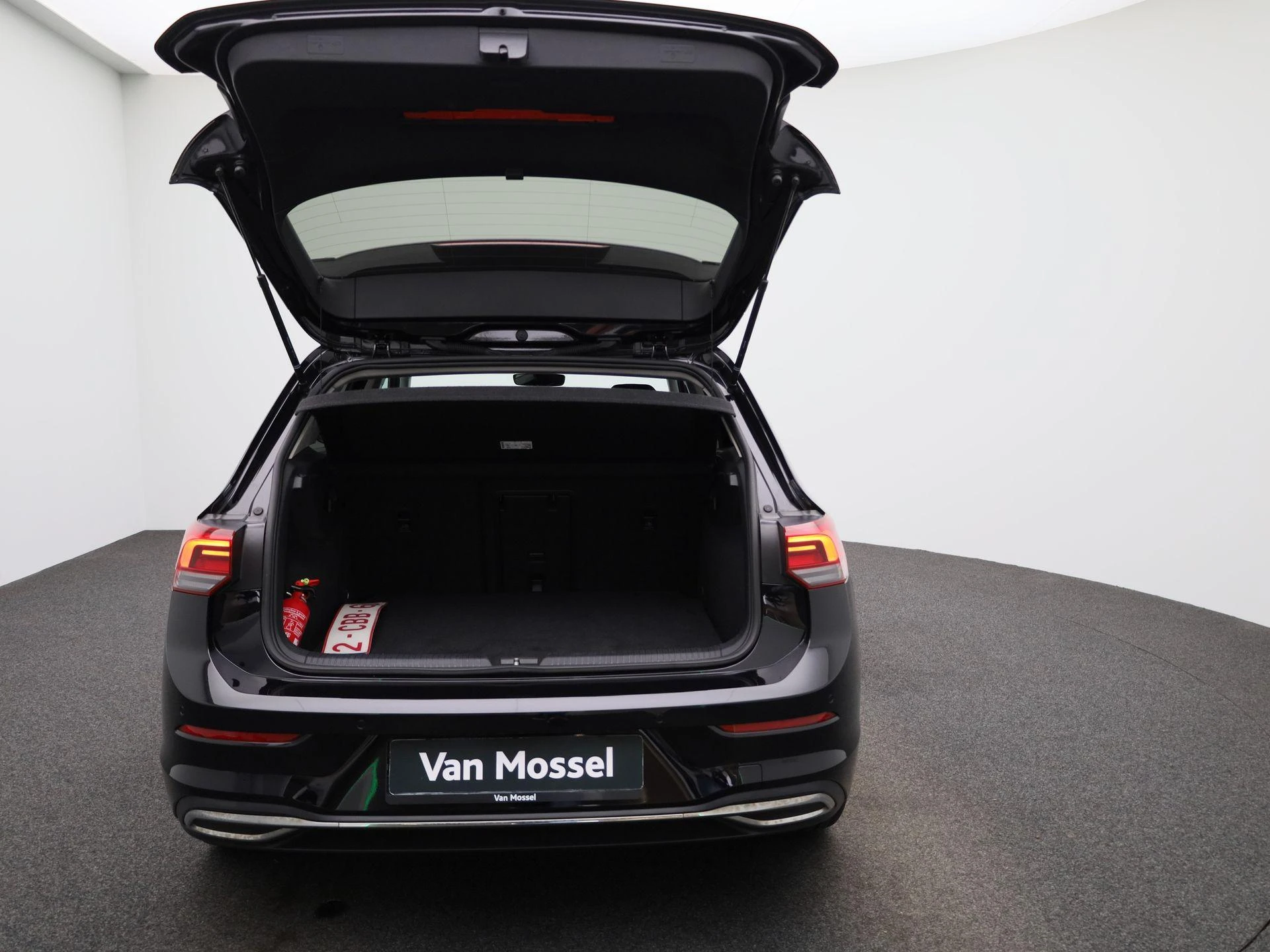 Volkswagen-Golf-image-11