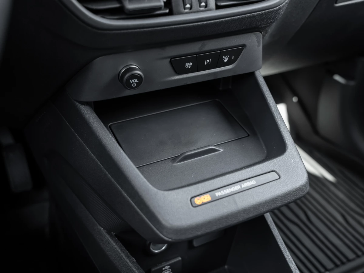 Ford-Transit Courier-image-13